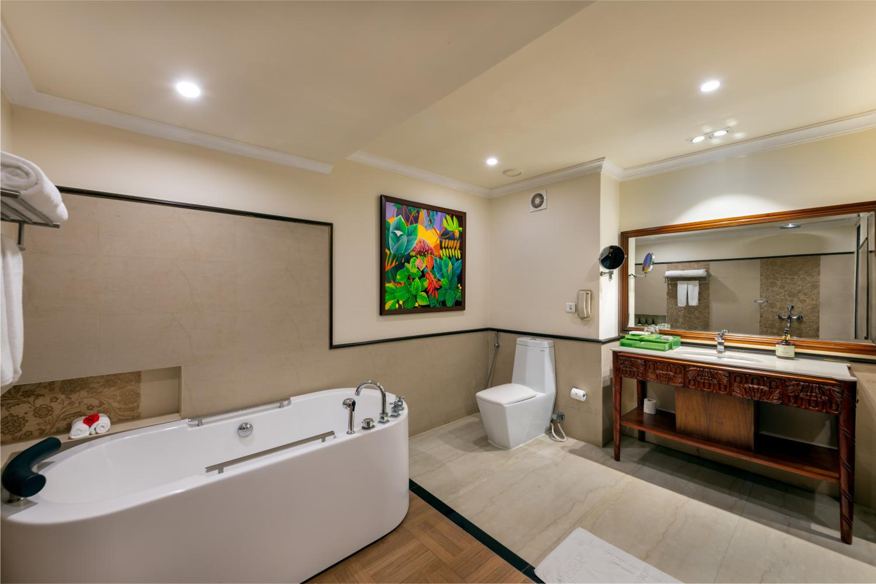 Executive Cottage Garden Facing Twin  - 10% Discount on Foods & Soft Beverages* | 15% Discounts on Laundry Services* | INR 500 spa credit during your stay on selective Massage services. TnC Apply.* | Free Mini-bar - 2 cans of soft Beverages (Once on Arriv - Photo 5