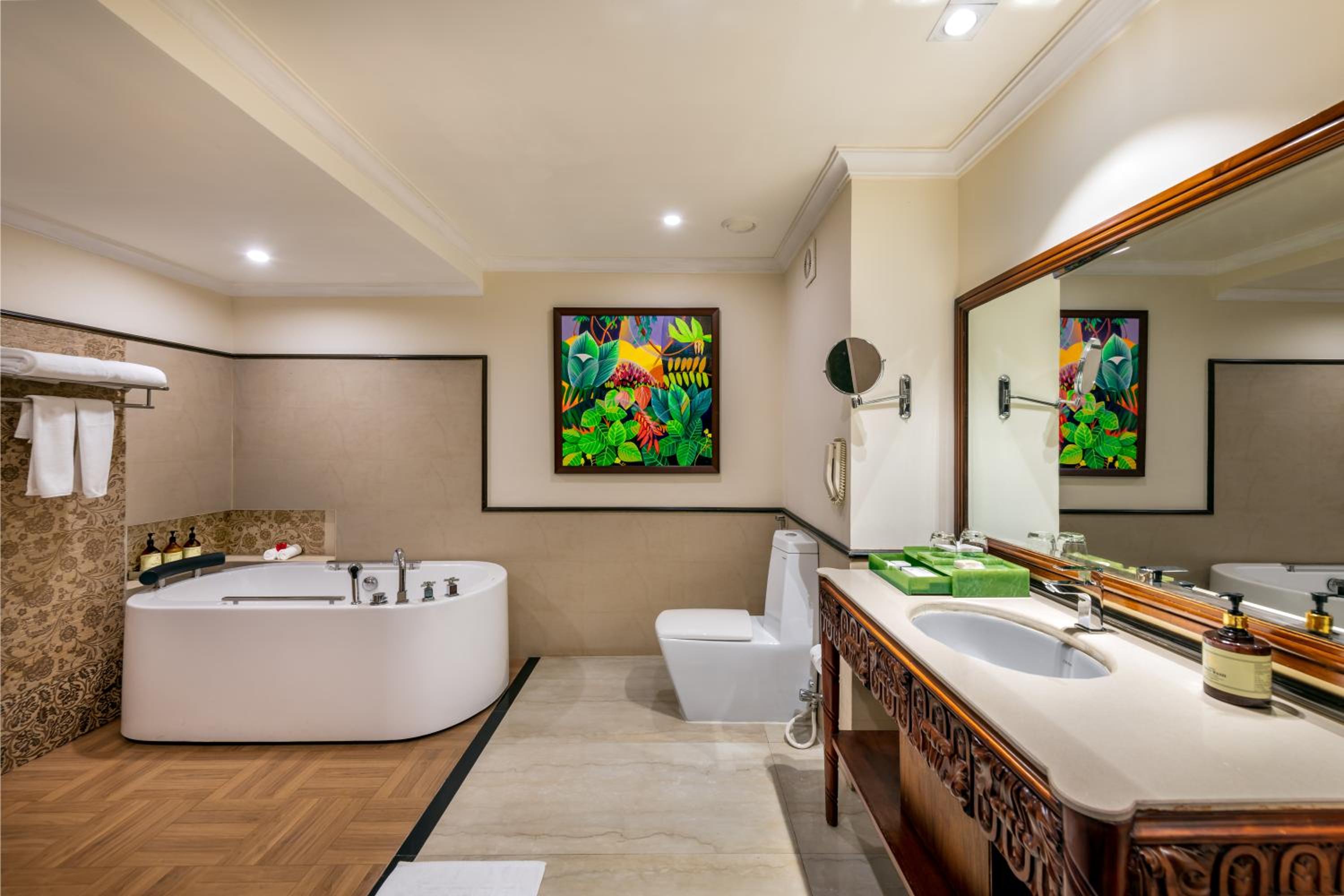 Executive Cottage Lagoon Facing Twin - 10% Discount on Foods & Soft Beverages* | 15% Discounts on Laundry Services* | INR 500 spa credit during your stay on selective Massage services. TnC Apply.* | Free Mini-bar - 2 cans of soft Beverages (Once on Arriv - Photo 3