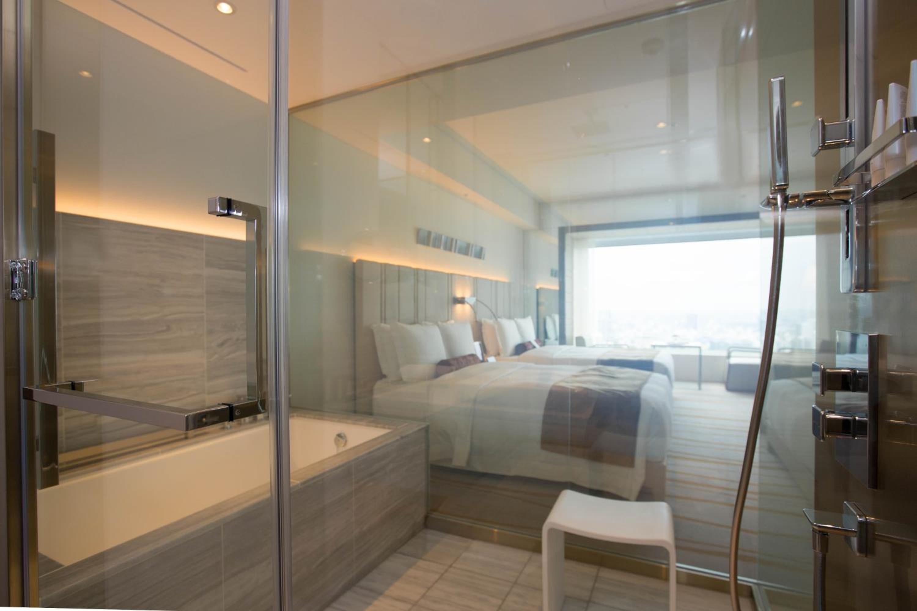 Deluxe Premier Twin Room with Extra Bed – Non-Smoking photo Deluxe Premier Twin Room with Extra Bed – Non-Smoking photo
