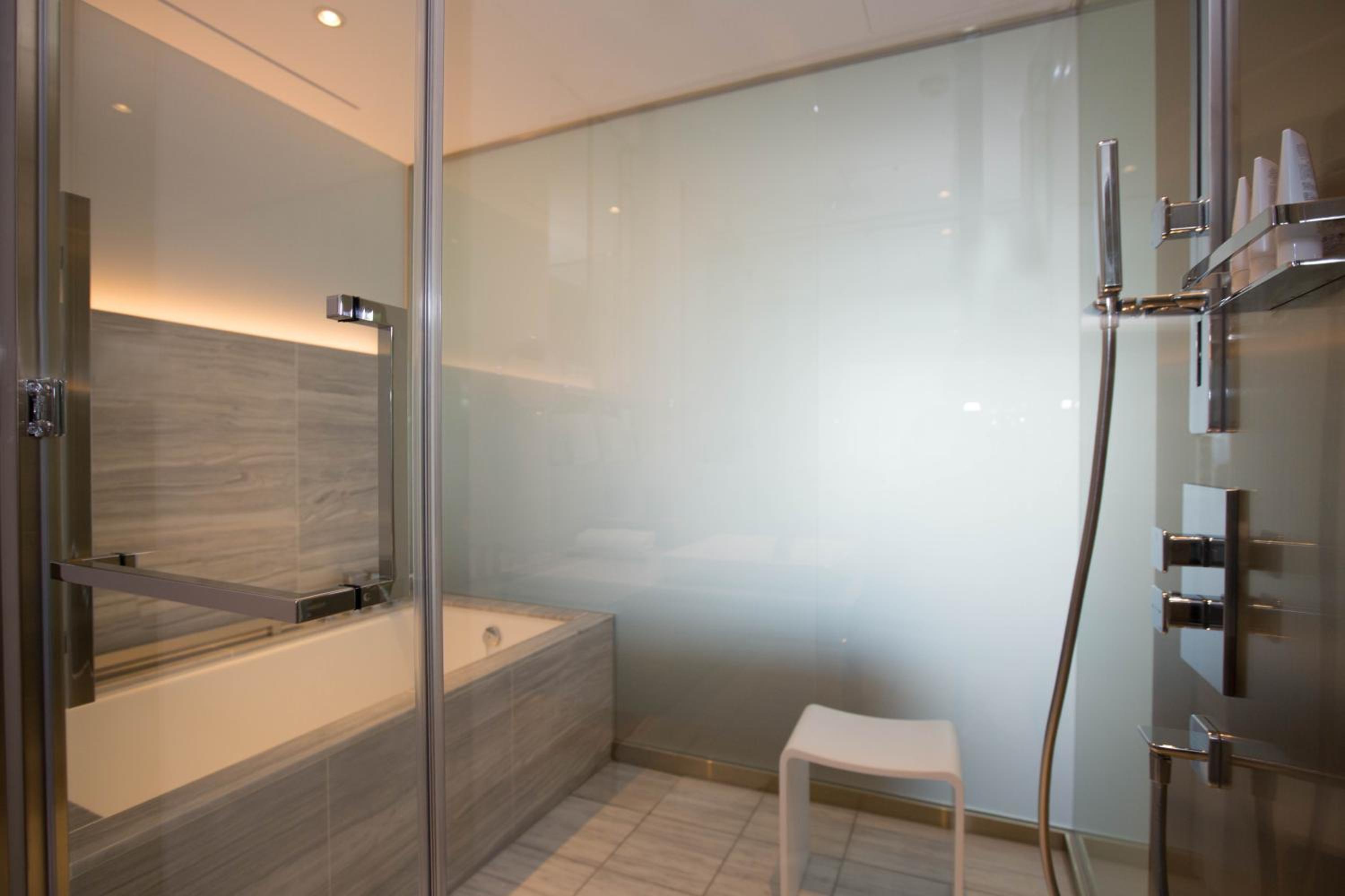 Club Deluxe Twin with free access to Lounge - Non-Smoking photo 2