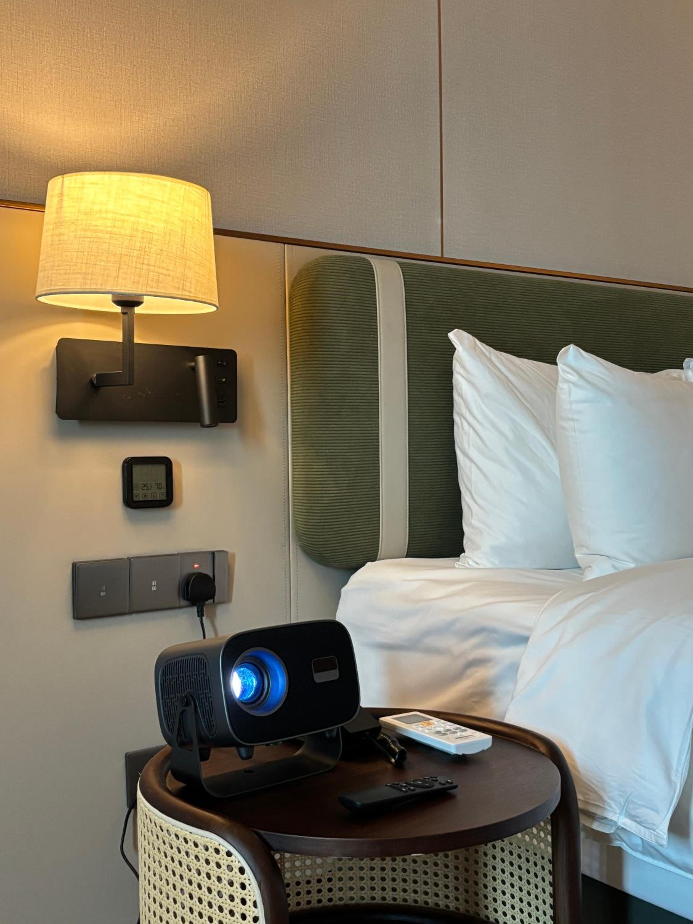 Deluxe King with Projector