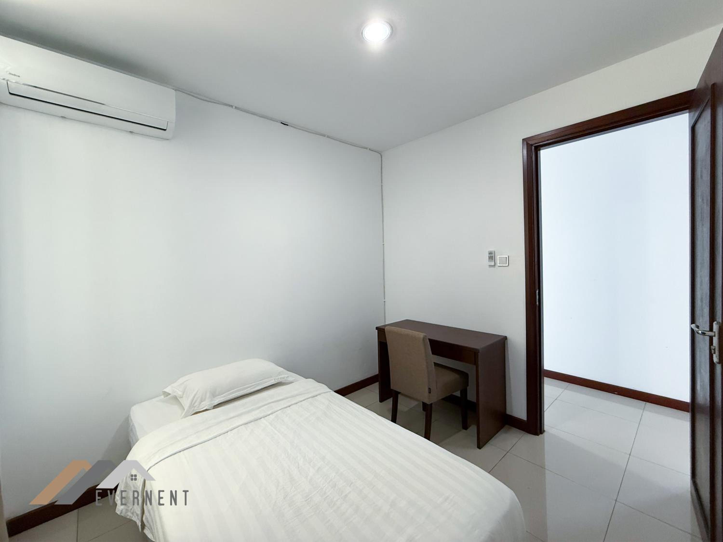 Four-Bedroom Apartment - Photo 8