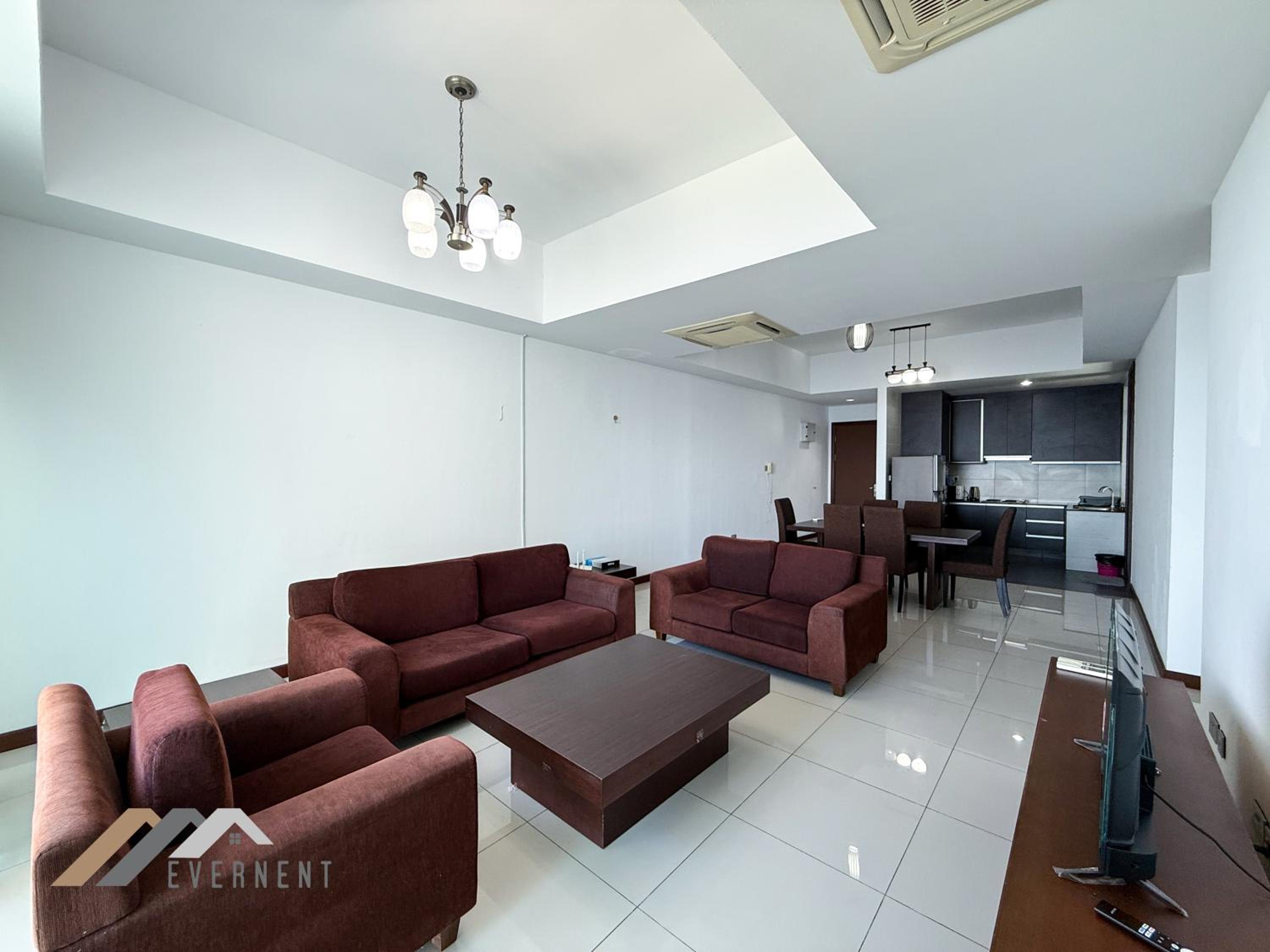 Four-Bedroom Apartment - Photo 4