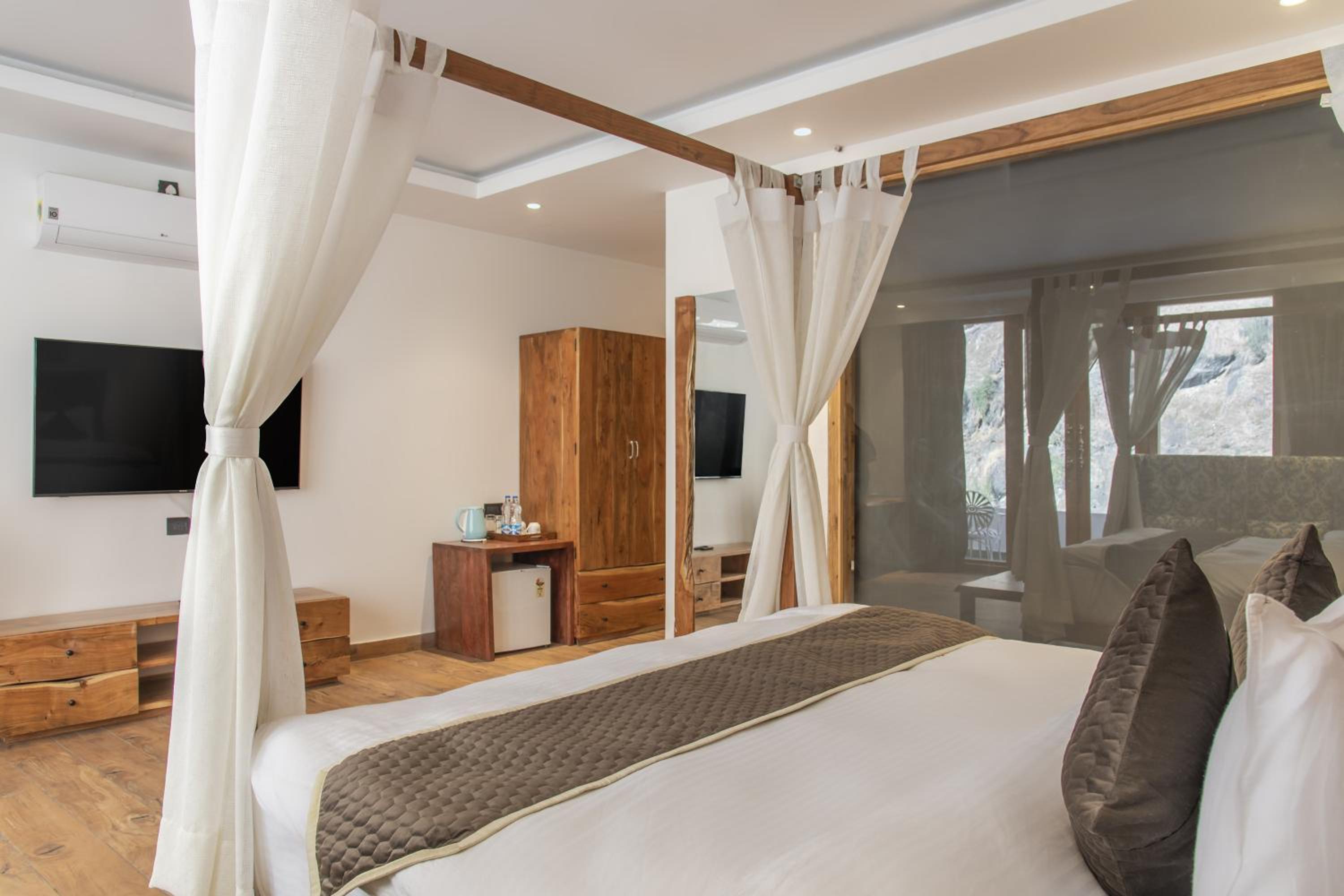 Superior King Room
