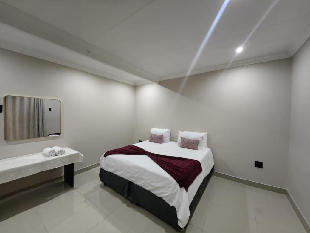 Standard Twin Room photo 3