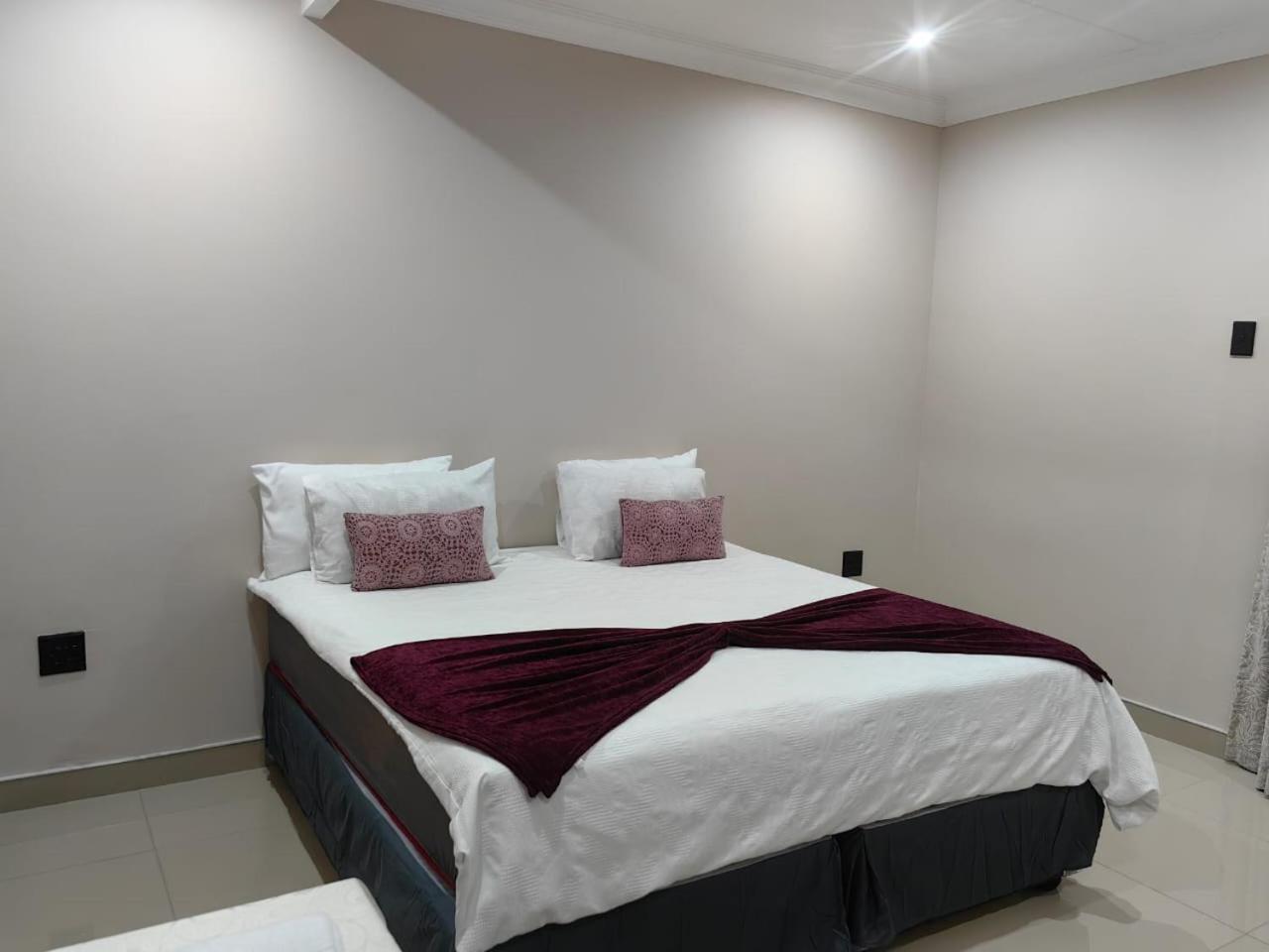 Standard Twin Room photo 1