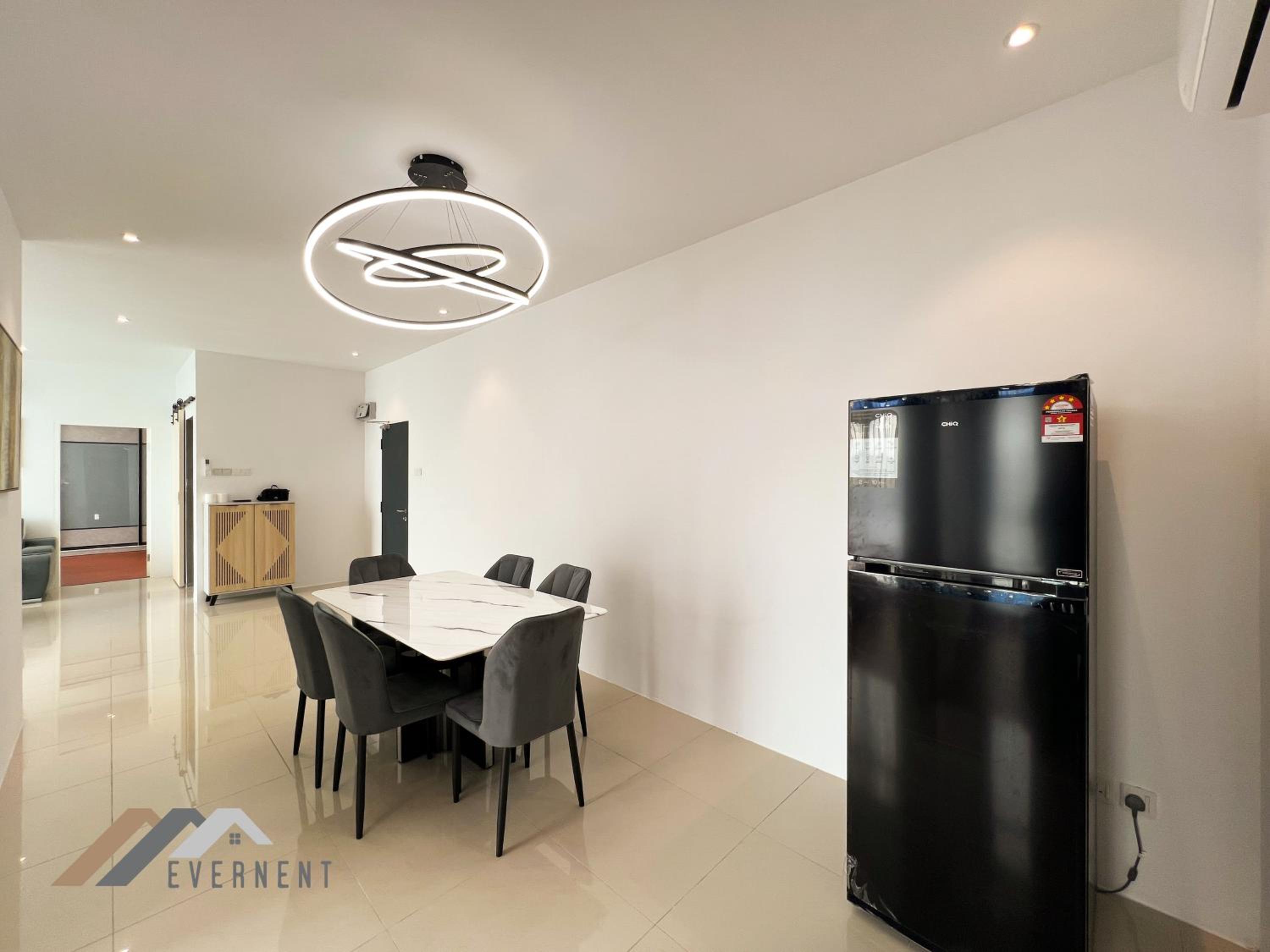 Apartment photo 2