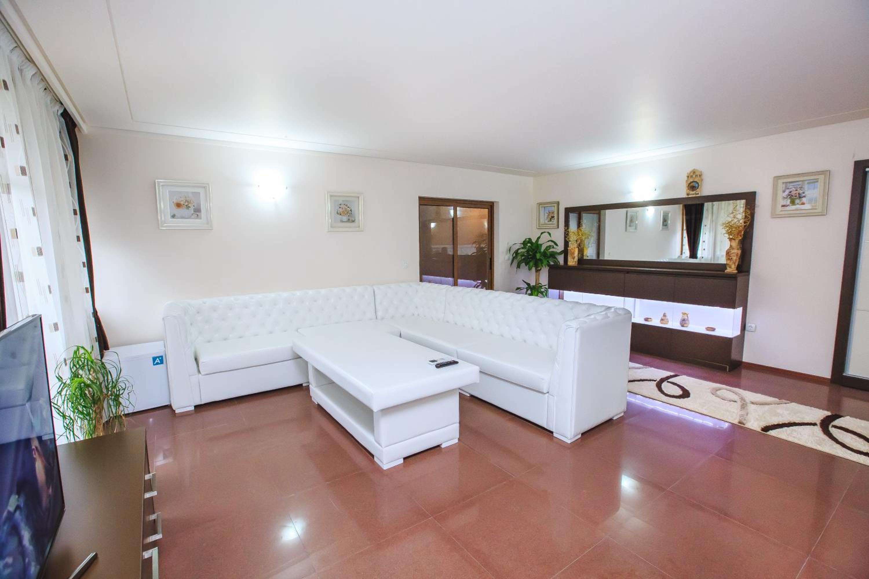 Apartment - Photo 8