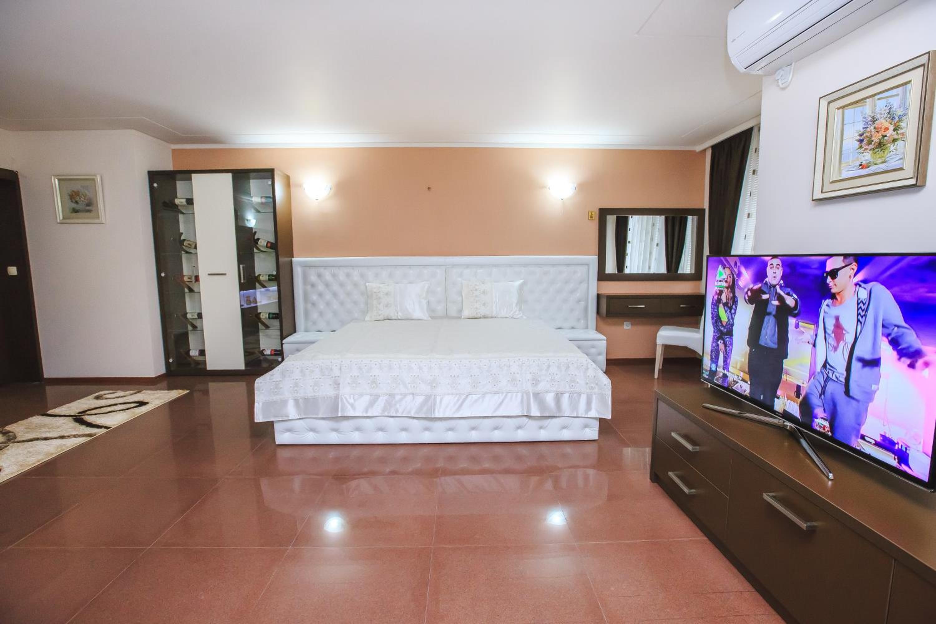 Apartment - Photo 14