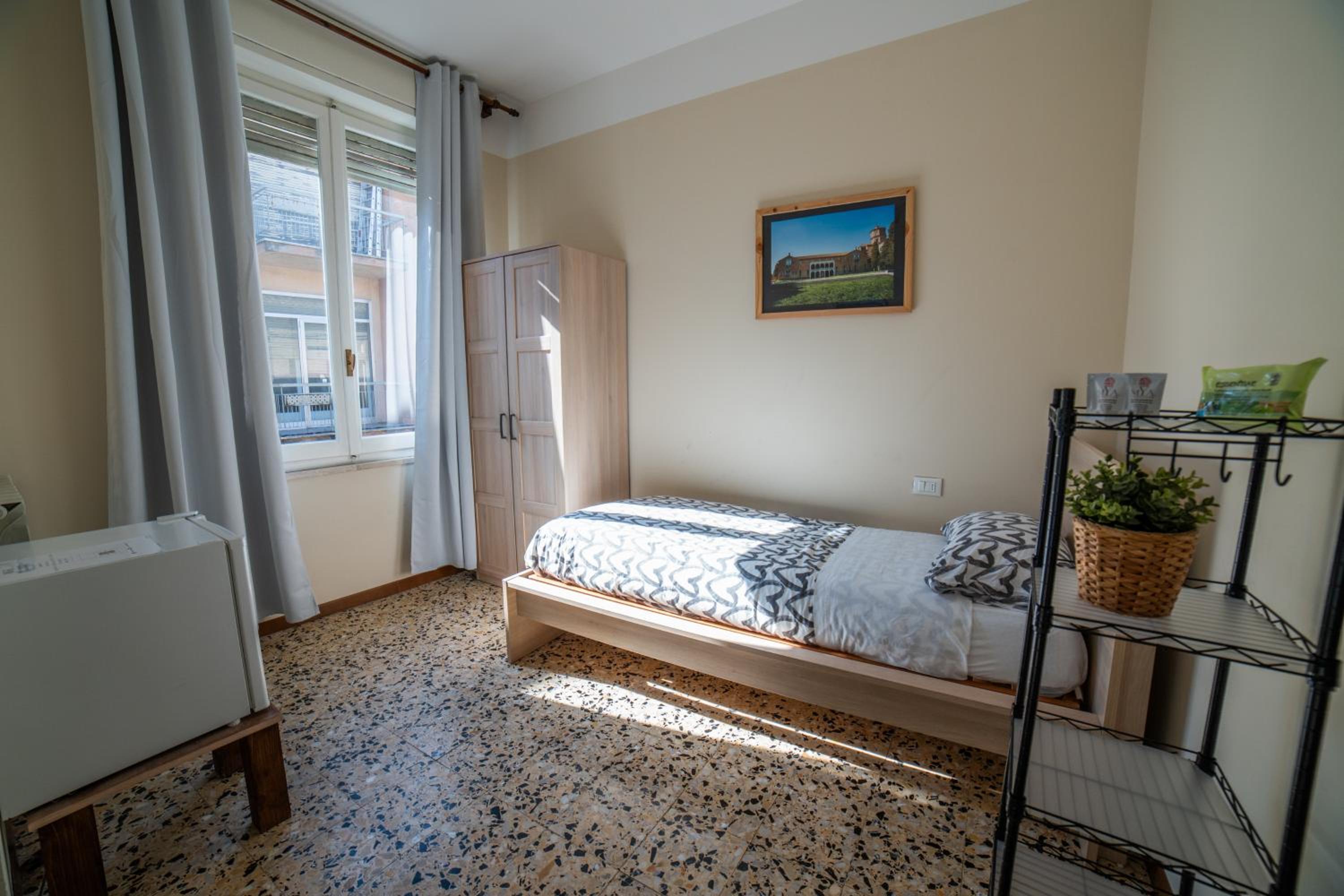 Basic Triple Room photo 2
