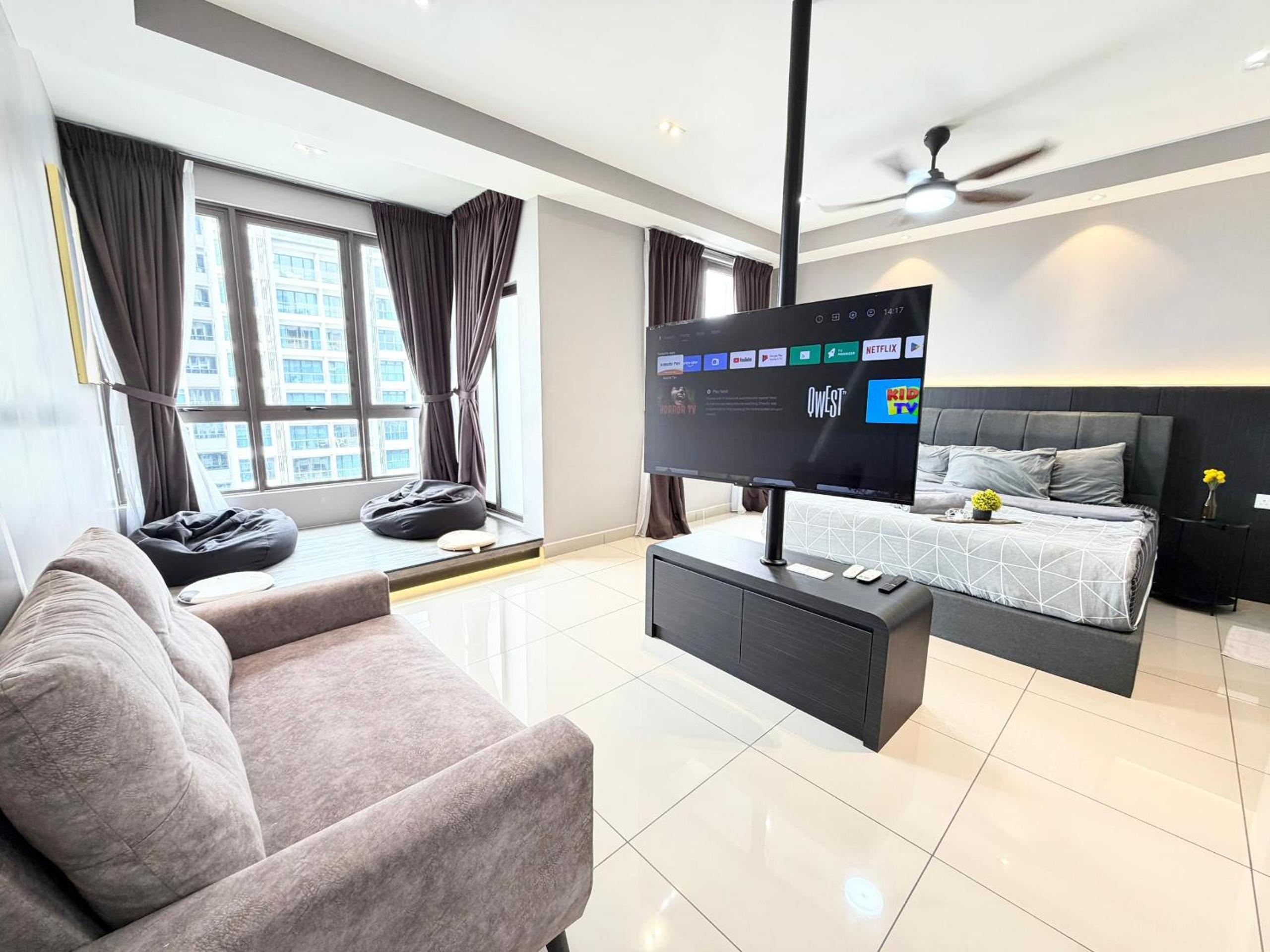 Deluxe King Studio