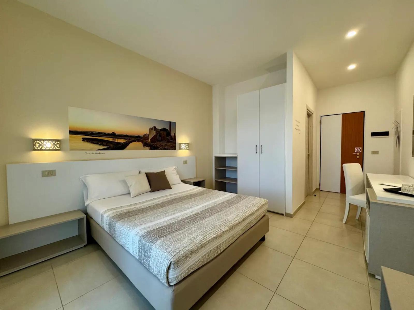 Classic Double Room with Balcony and Partial Sea View photo 3