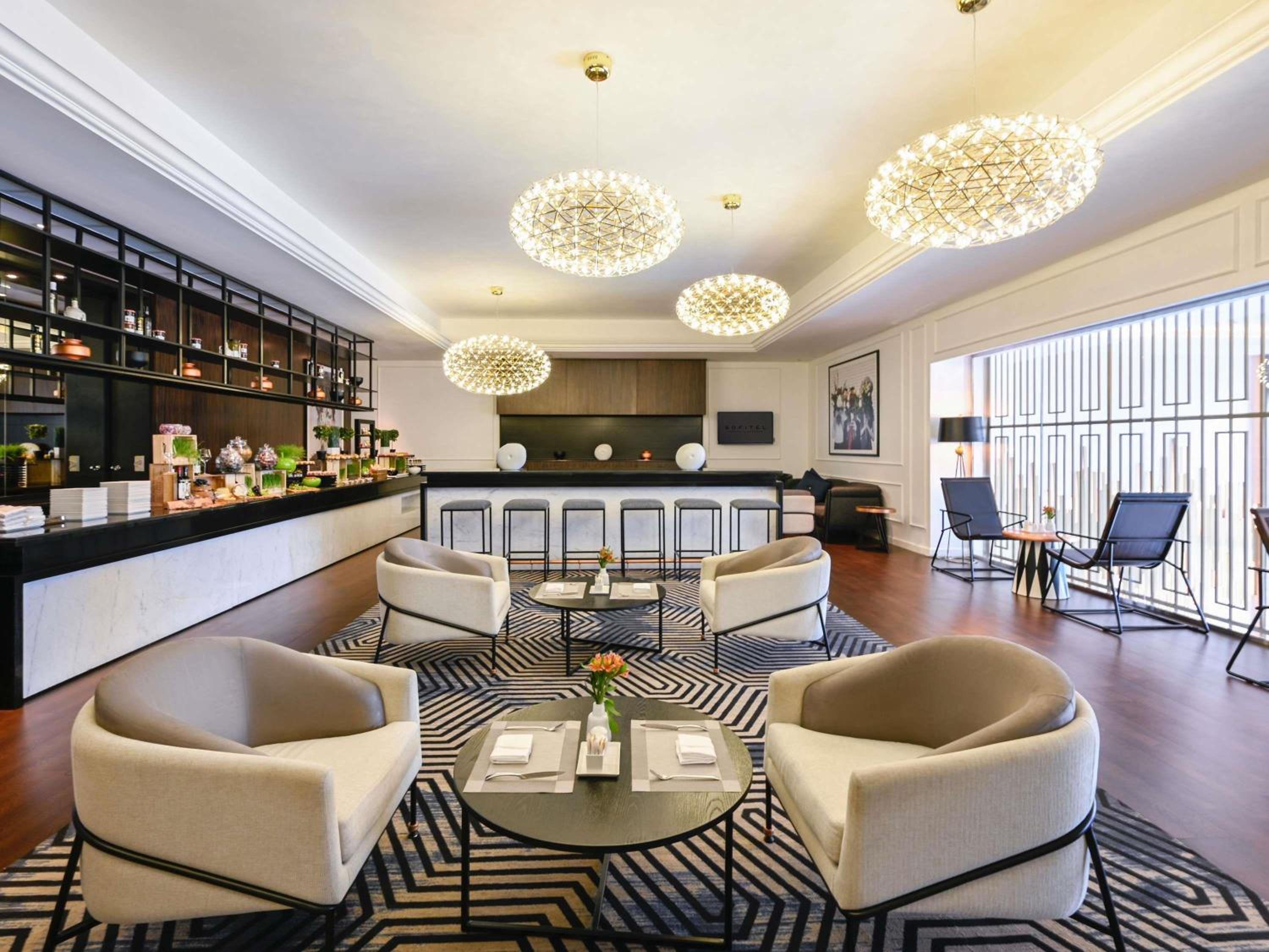 Junior Suite staycation with breakfast & dinner at AOC restaurant (chef's choice of buffet or set menu)