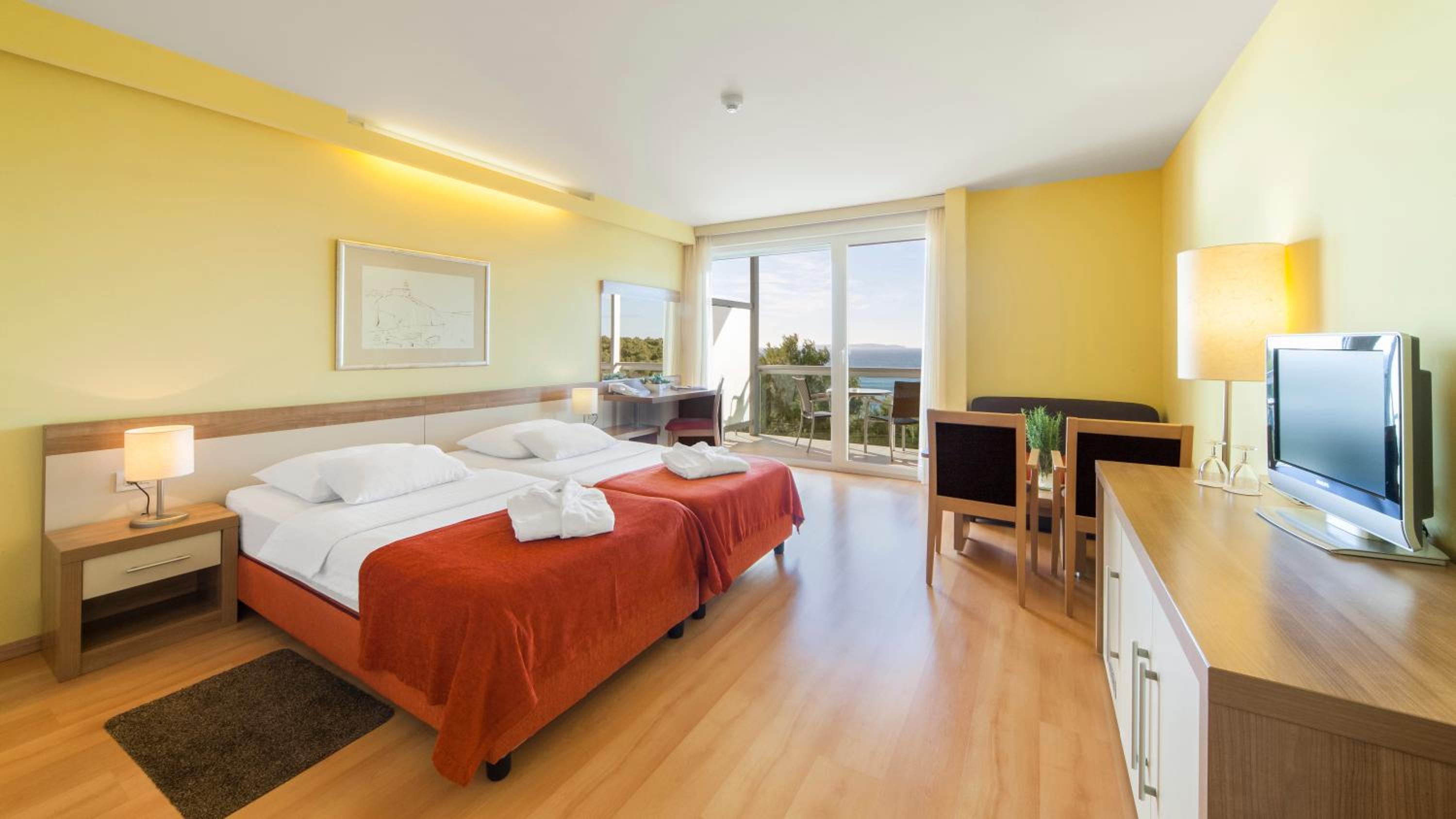 Premium Twin Room with Balcony and Sea Side - Photo 1