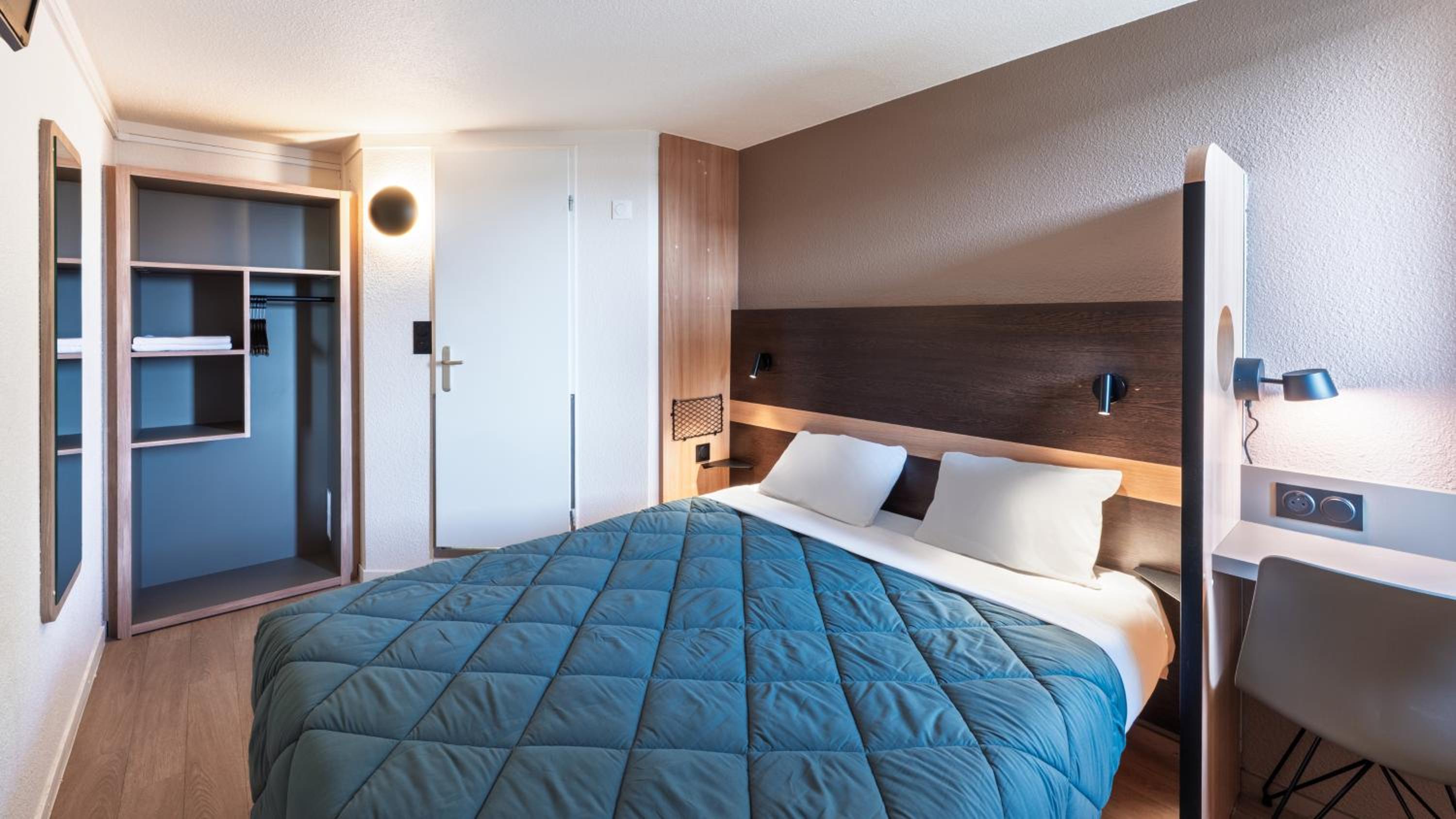 Standard Queen Room - Photo 1