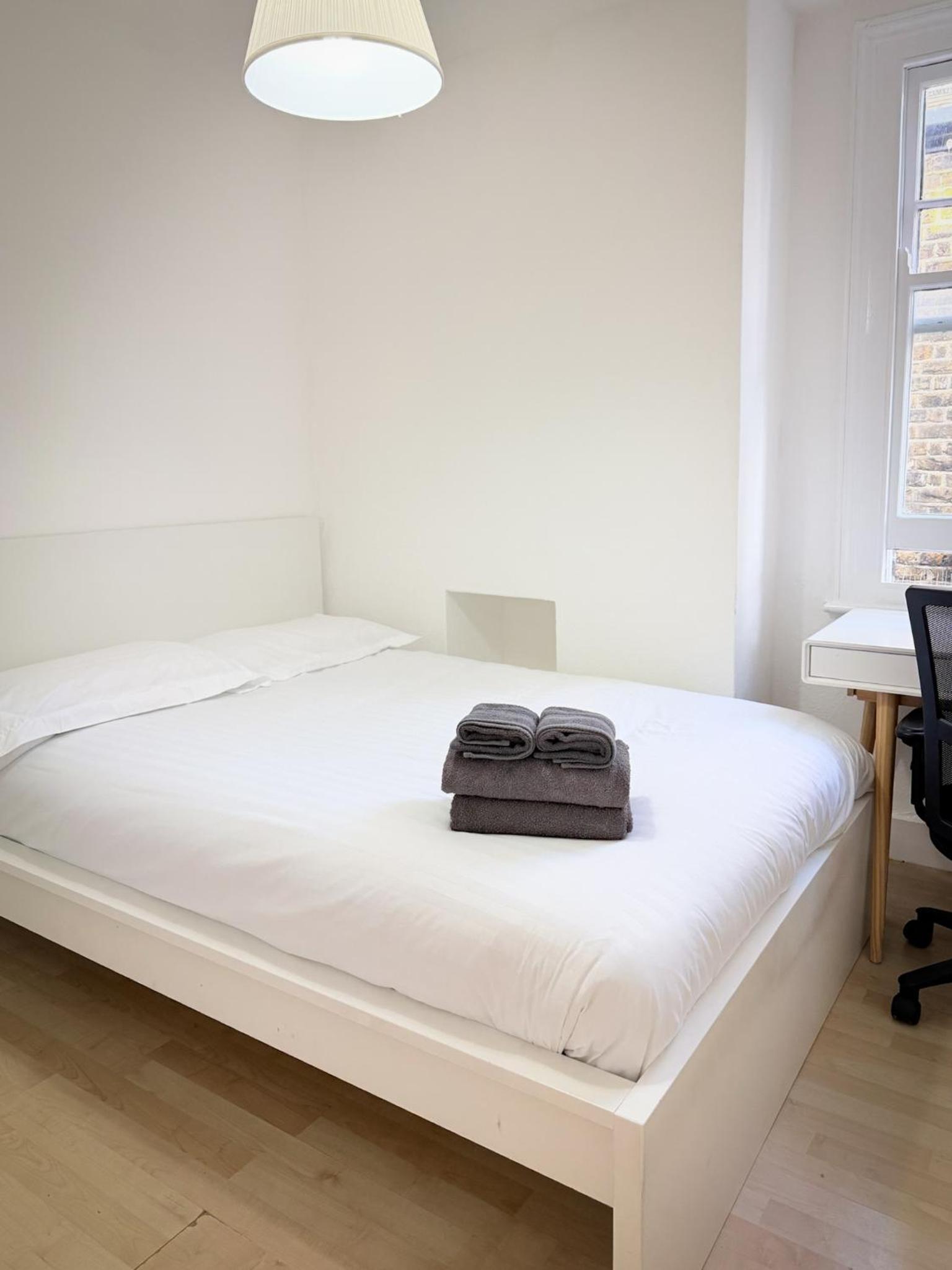 Double Room with Shared Bathroom photo 1