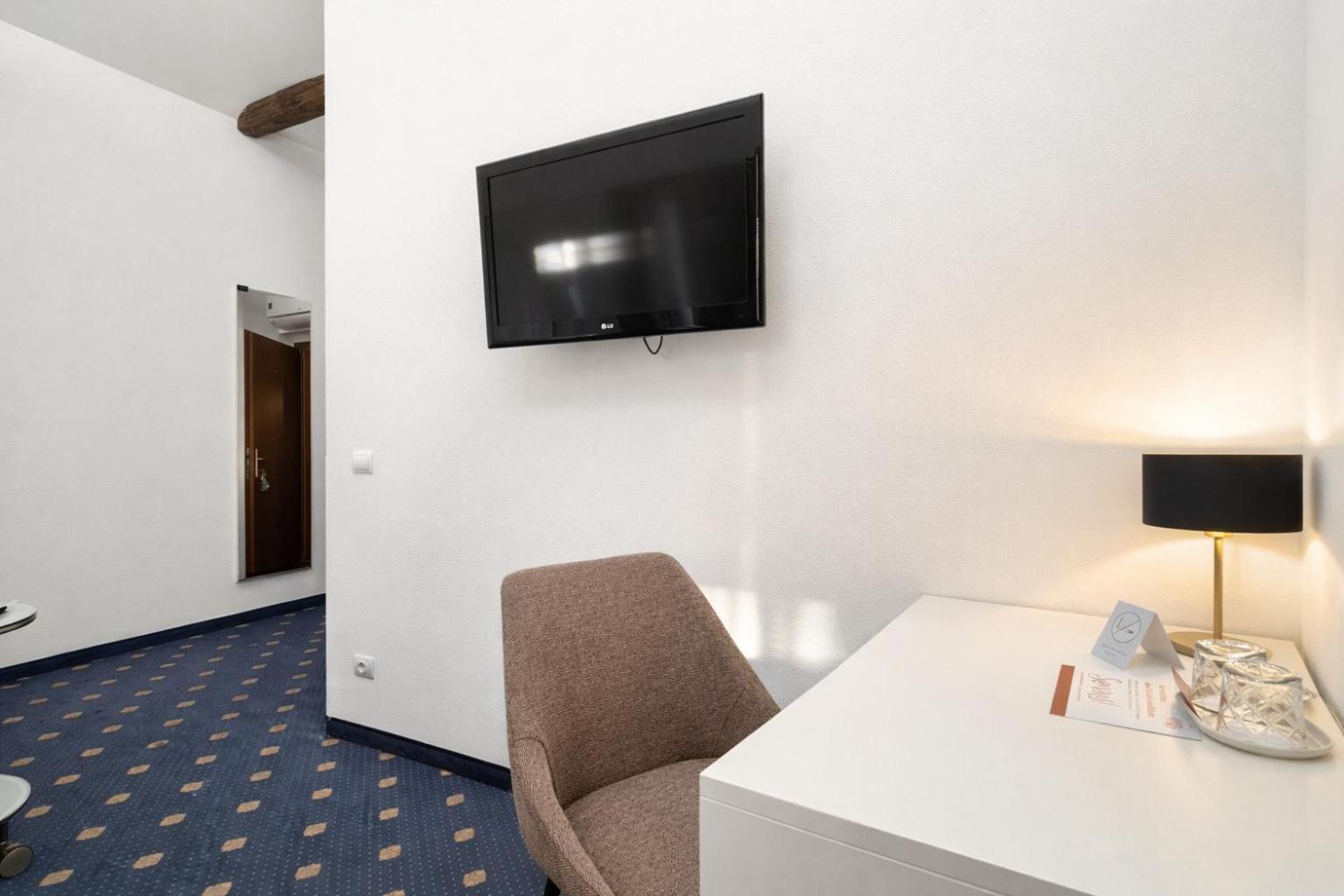 Triple Room with Bath photo 3