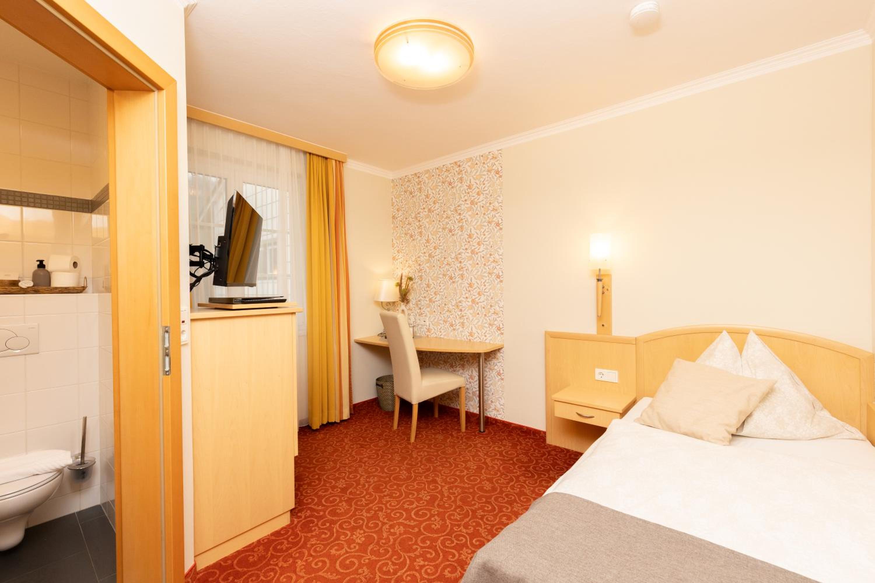Standard Single Room photo 2