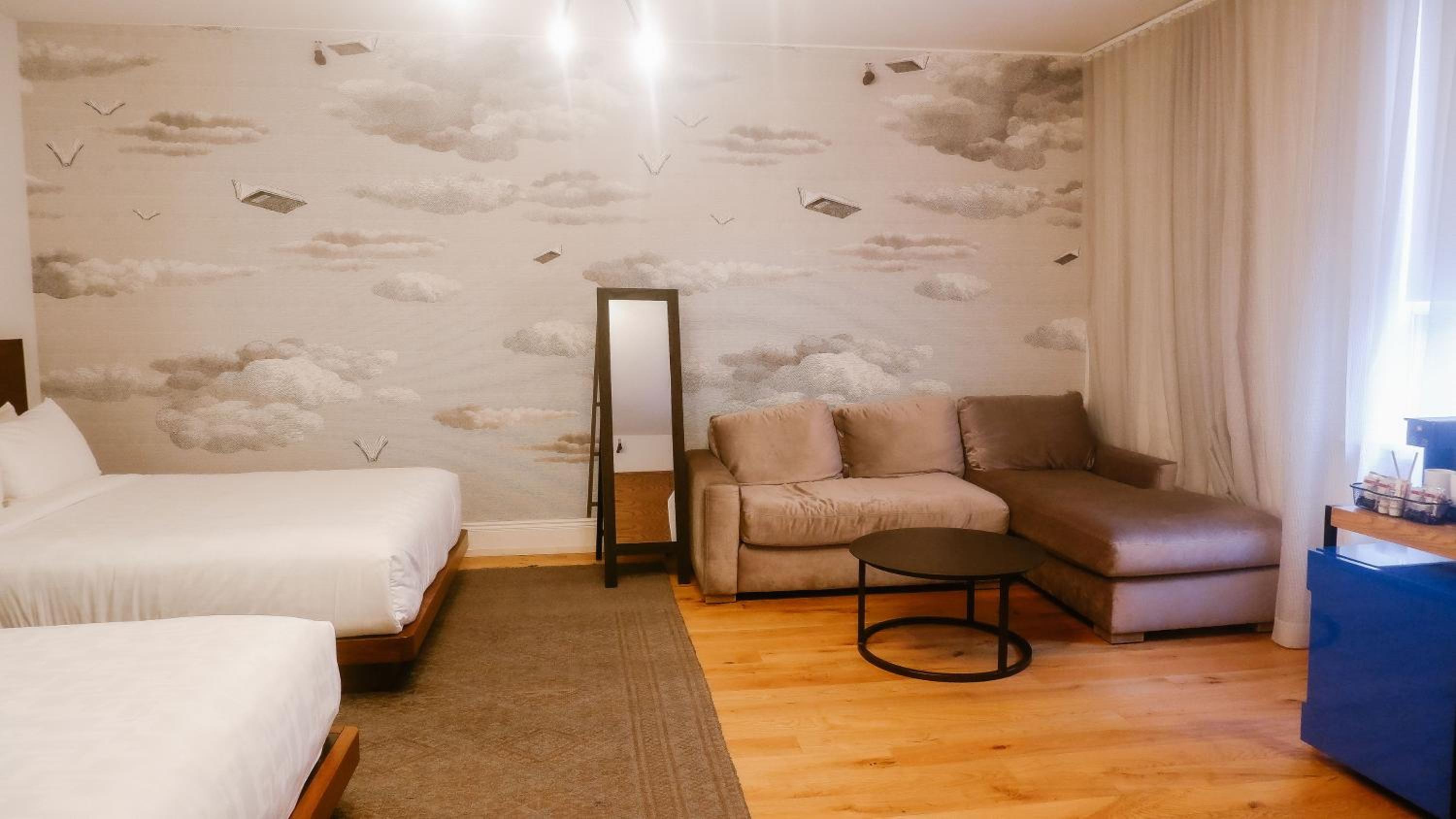 Deluxe Queen Room with Two Queen Beds - Photo 3