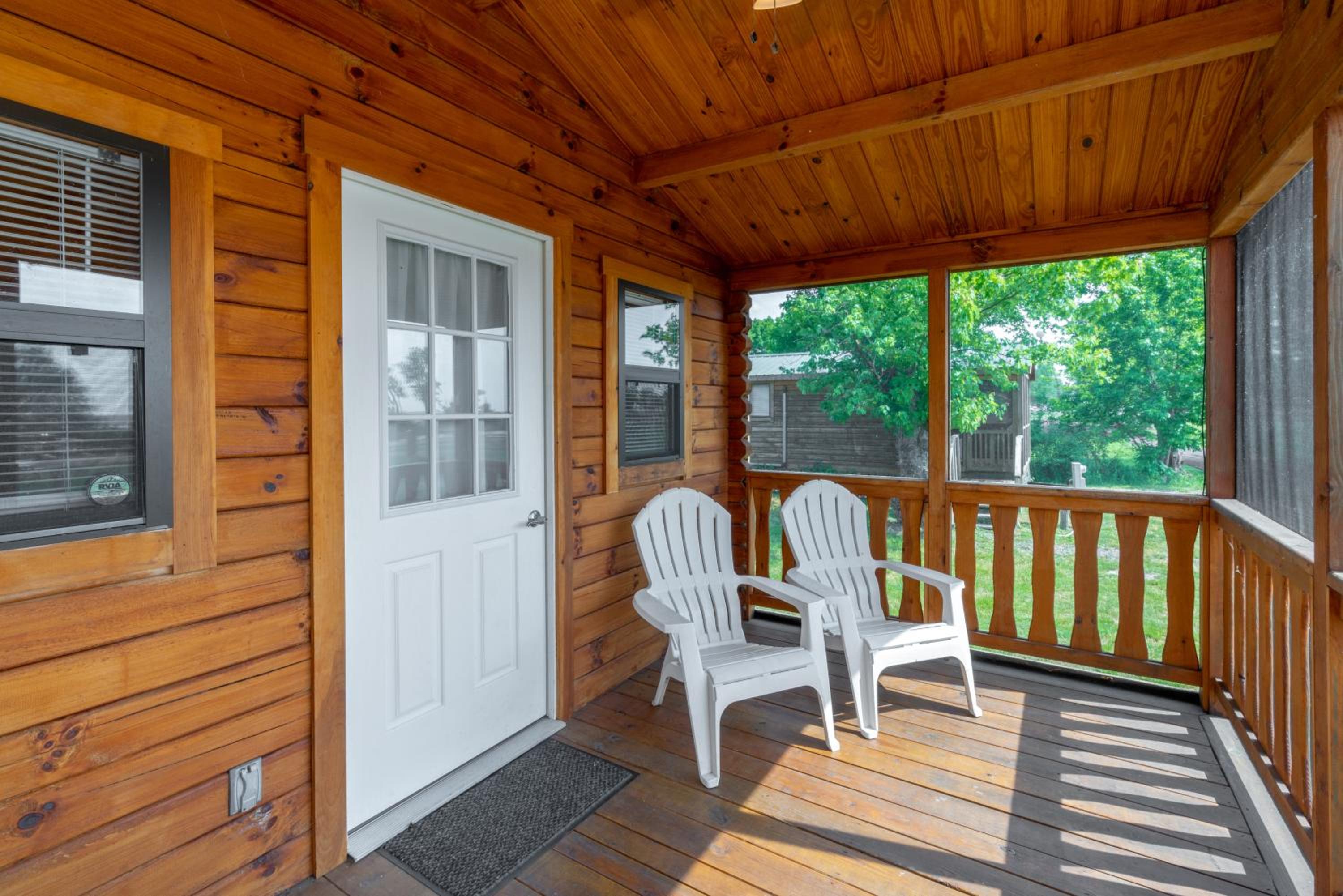 Deluxe Park Model Cabin (Sleeps 4) photo 3
