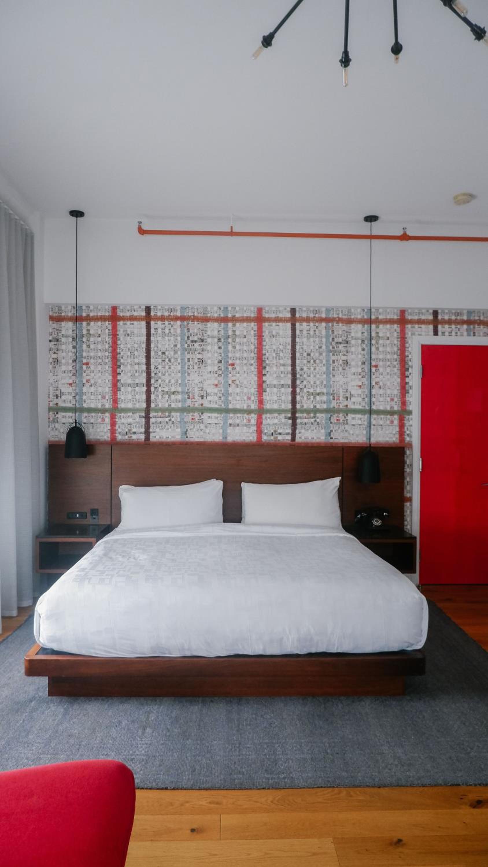 Queen Room with City View - Photo 3