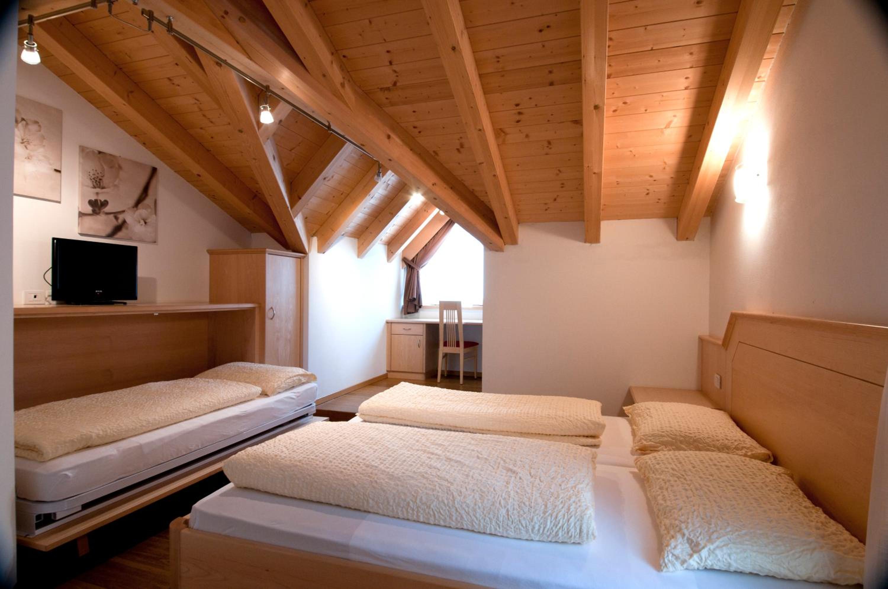 Two-Bedroom Apartment with Balcony photo 1