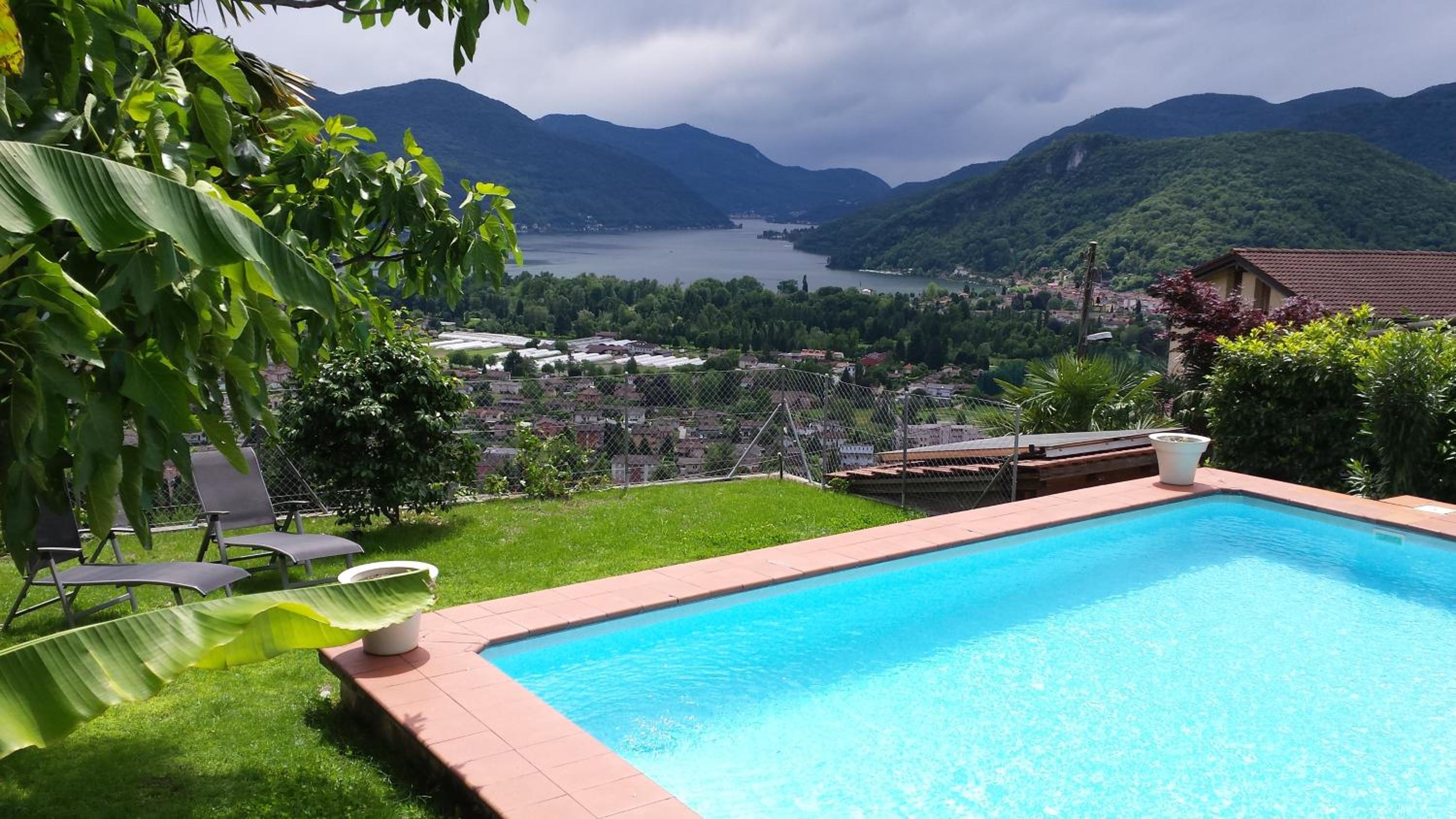 Apartment with Lake View - Photo 22