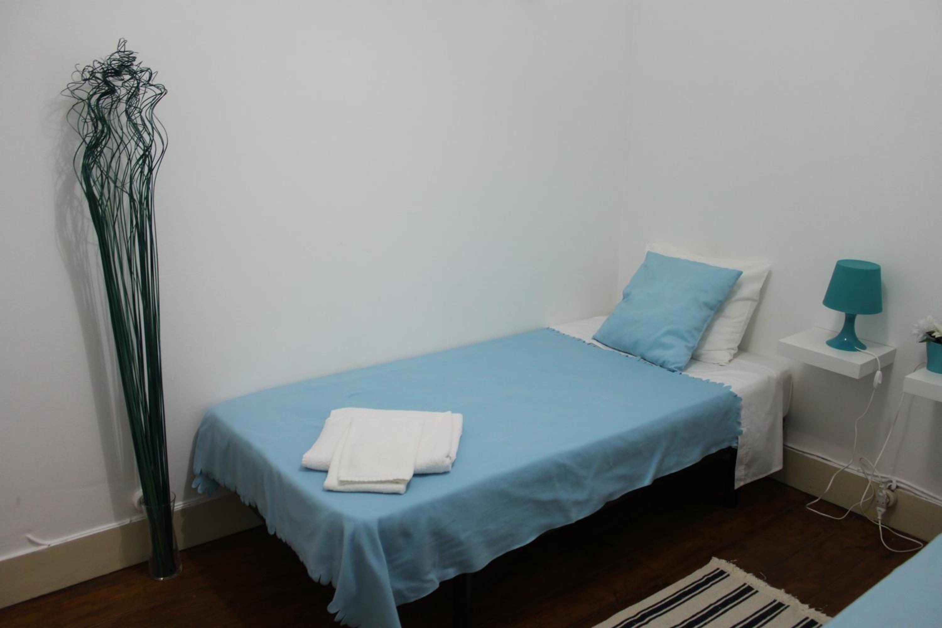 Twin Room Without Window photo 2