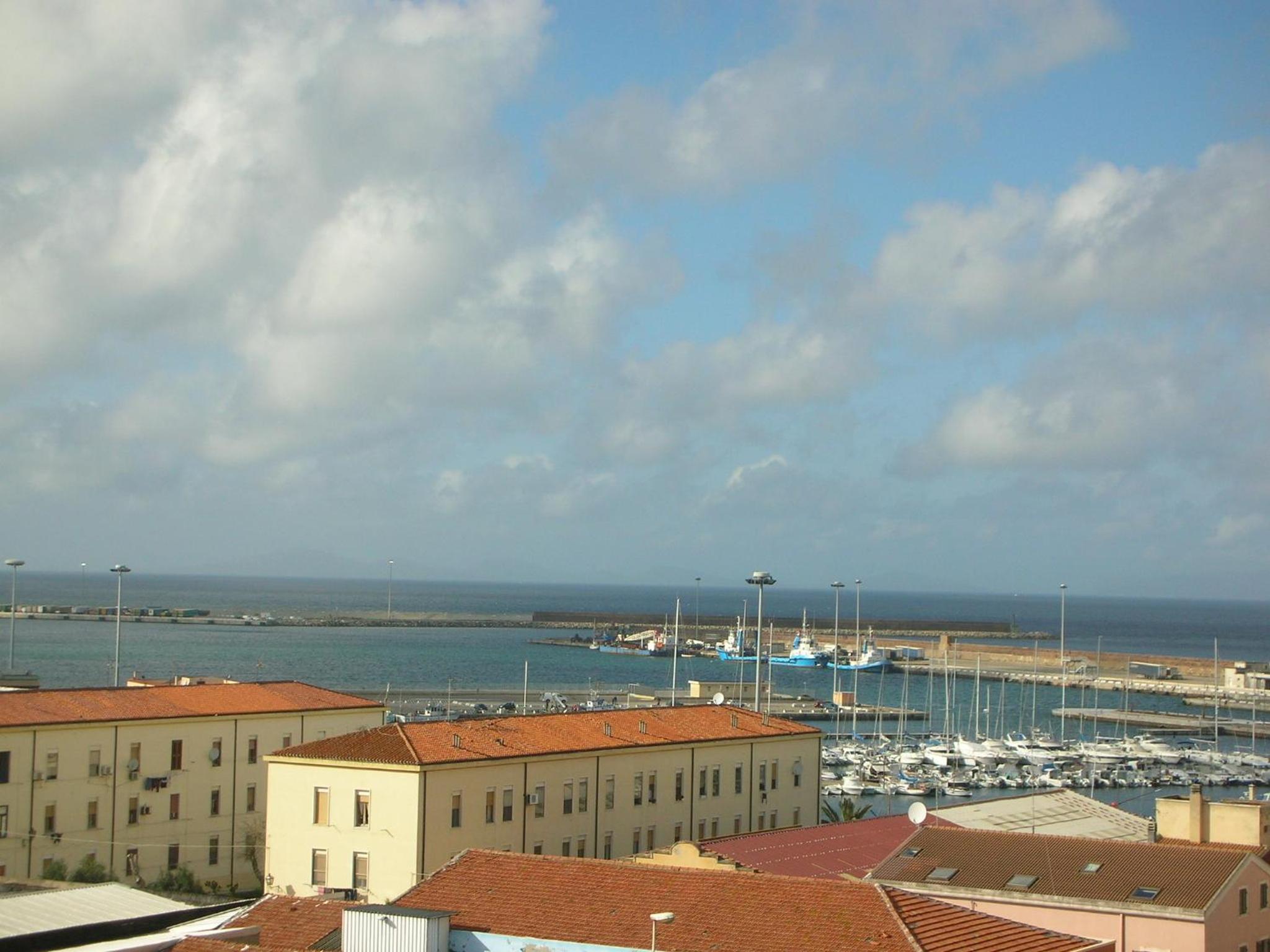 Deluxe Double Room with Sea View - Photo 8