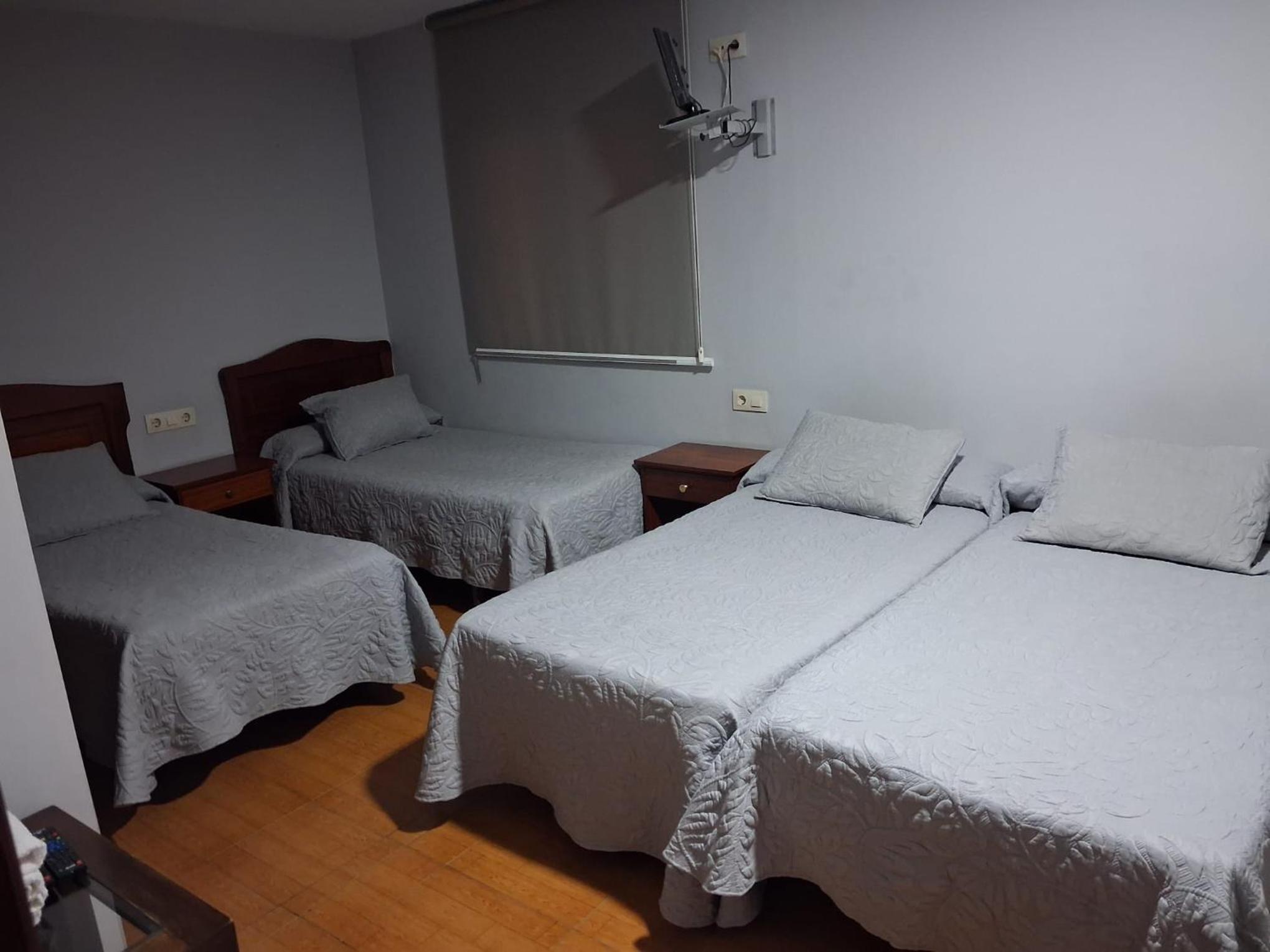 Habitación Cuádruple con Baño Privado