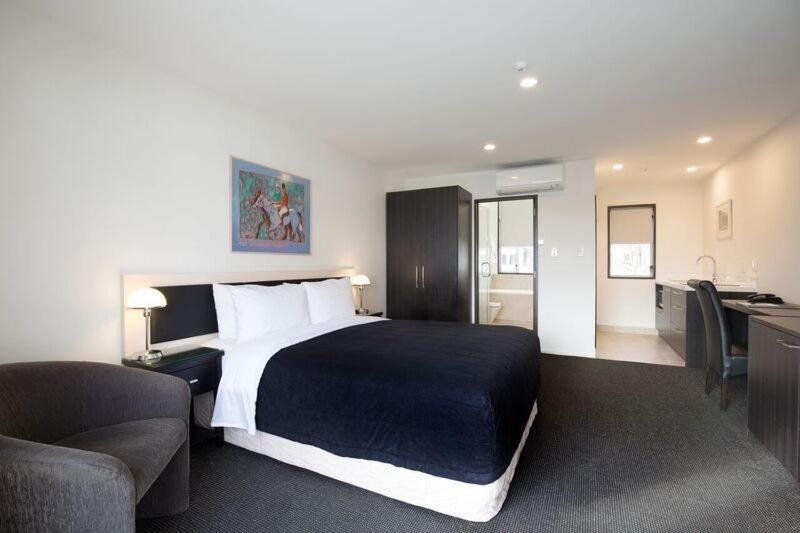 Queen Room photo 3