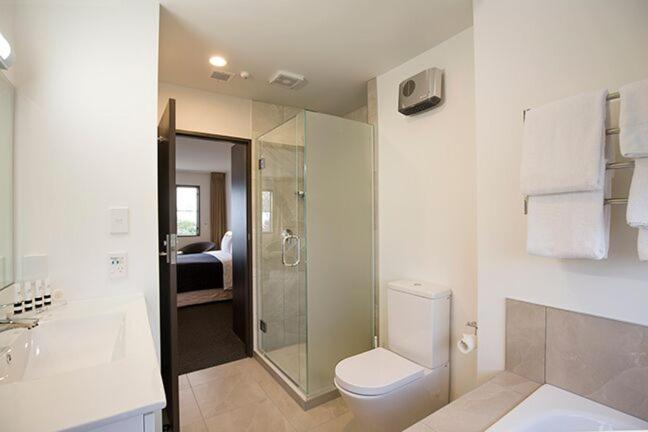 Queen Room photo 1
