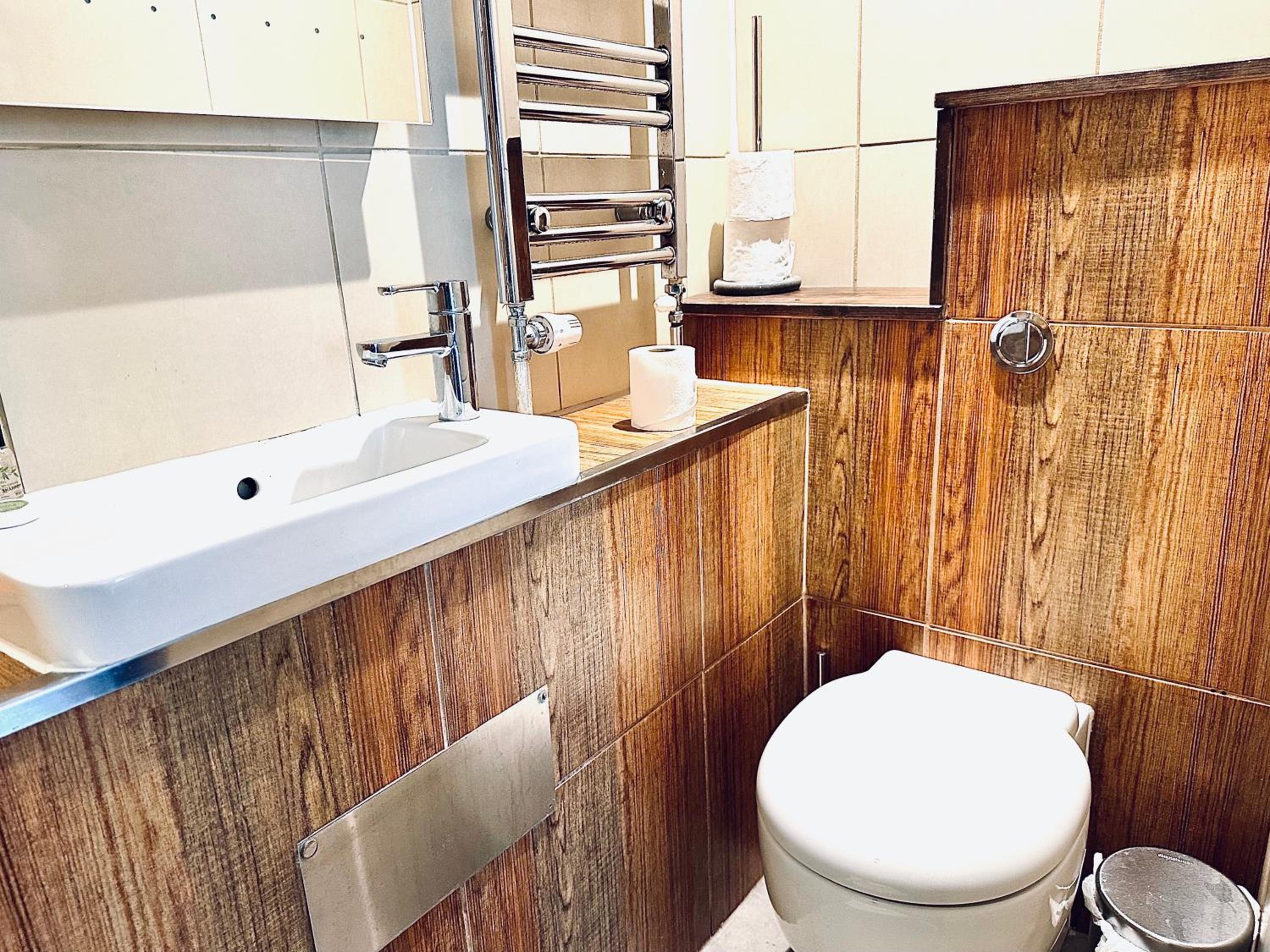 Double Room with Private Bathroom photo 2
