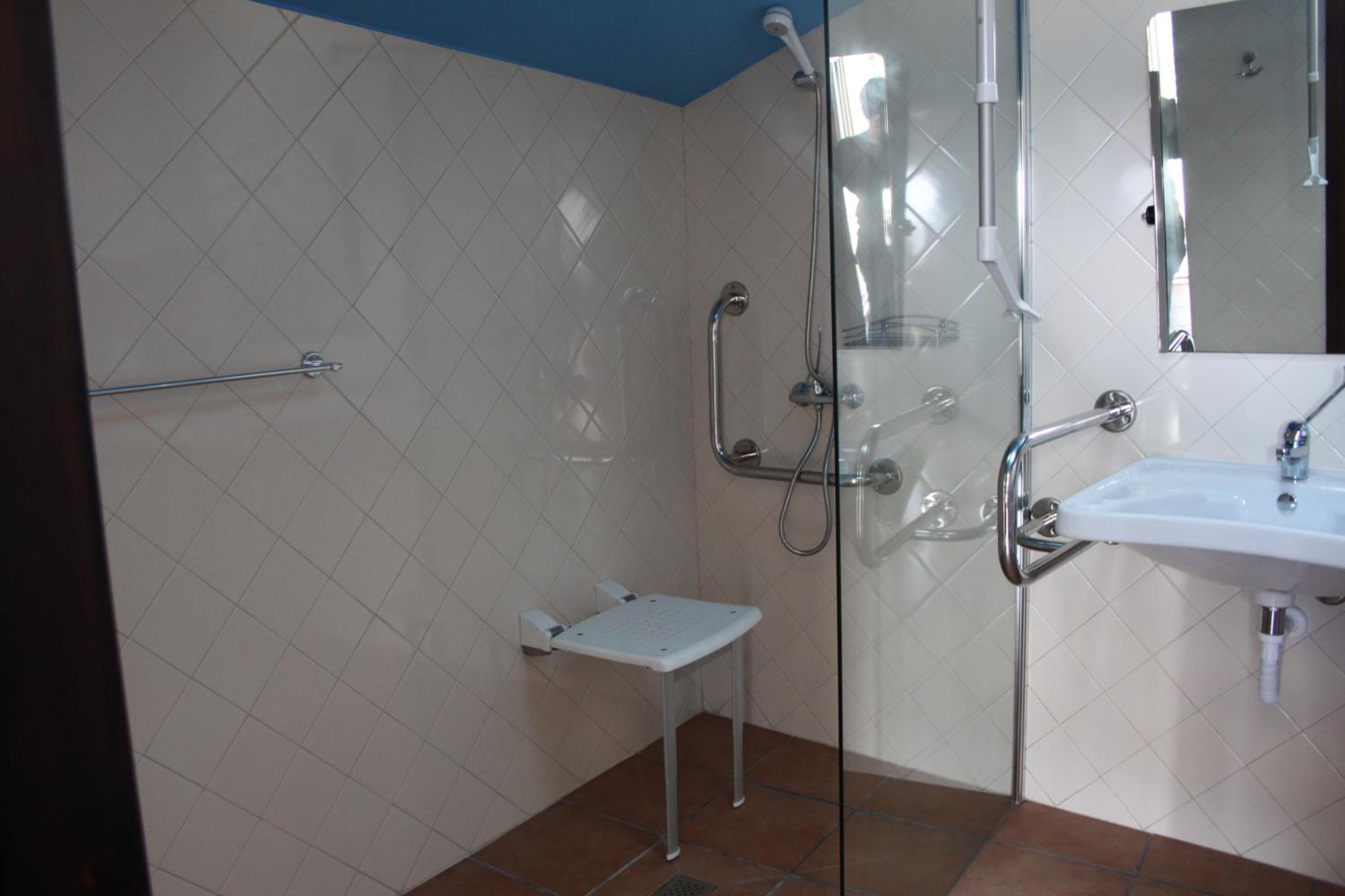 One-Bedroom House - Photo 63