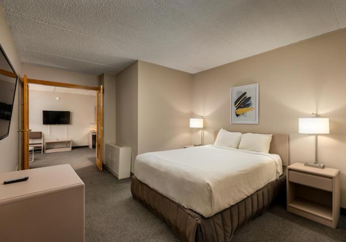 Queen Suite photo 3