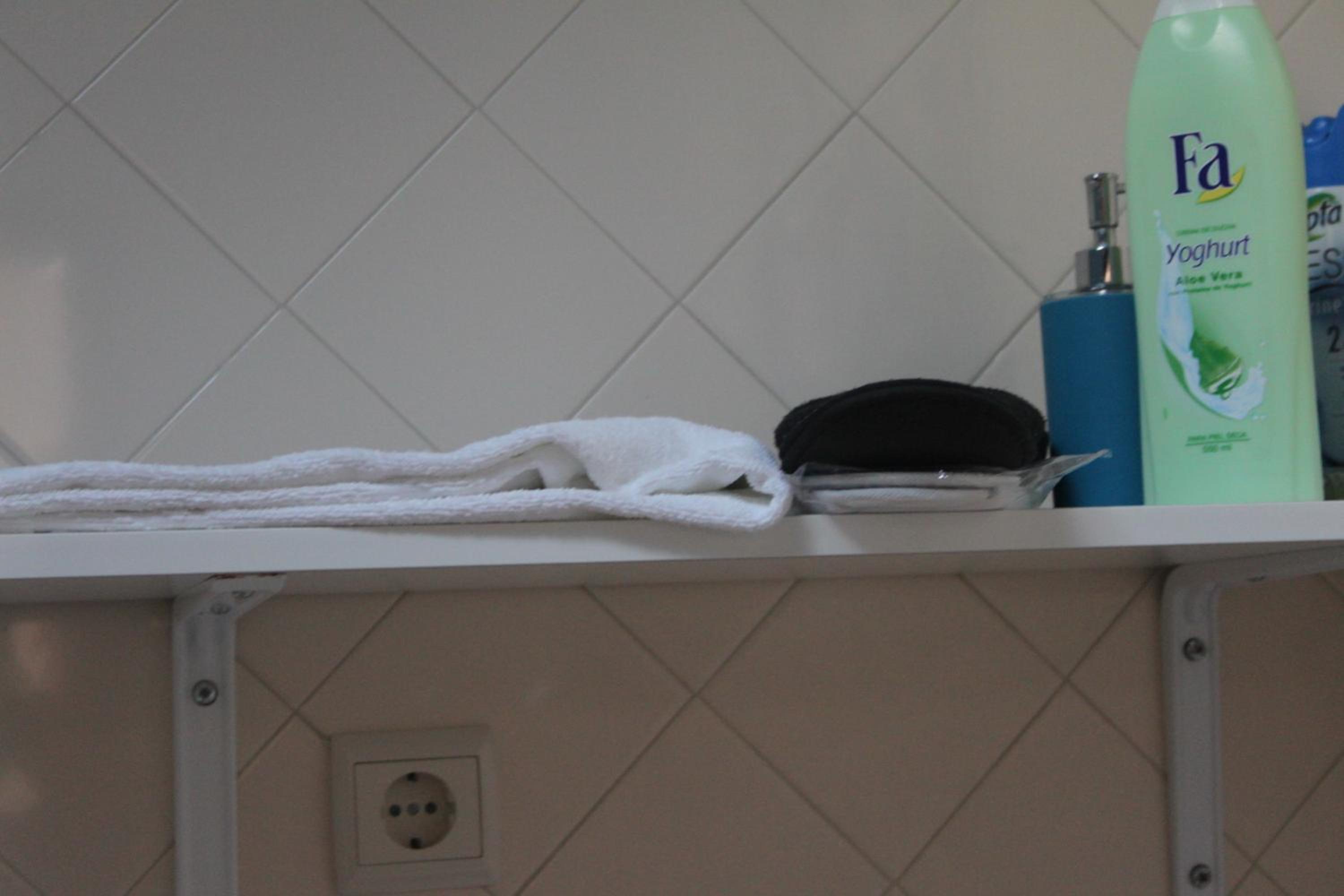 One-Bedroom House - Photo 65