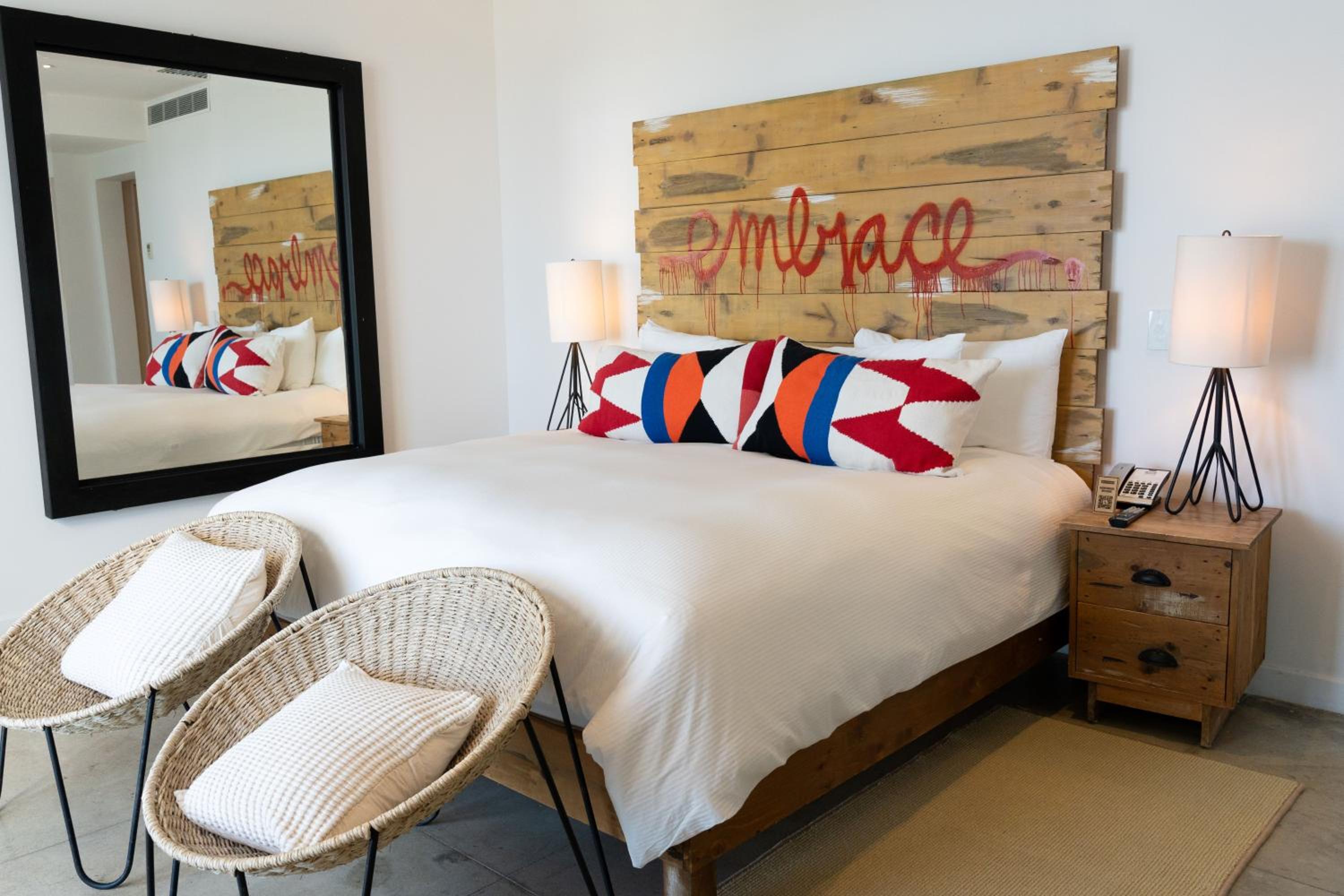 One-Bedroom Suite - Photo 3