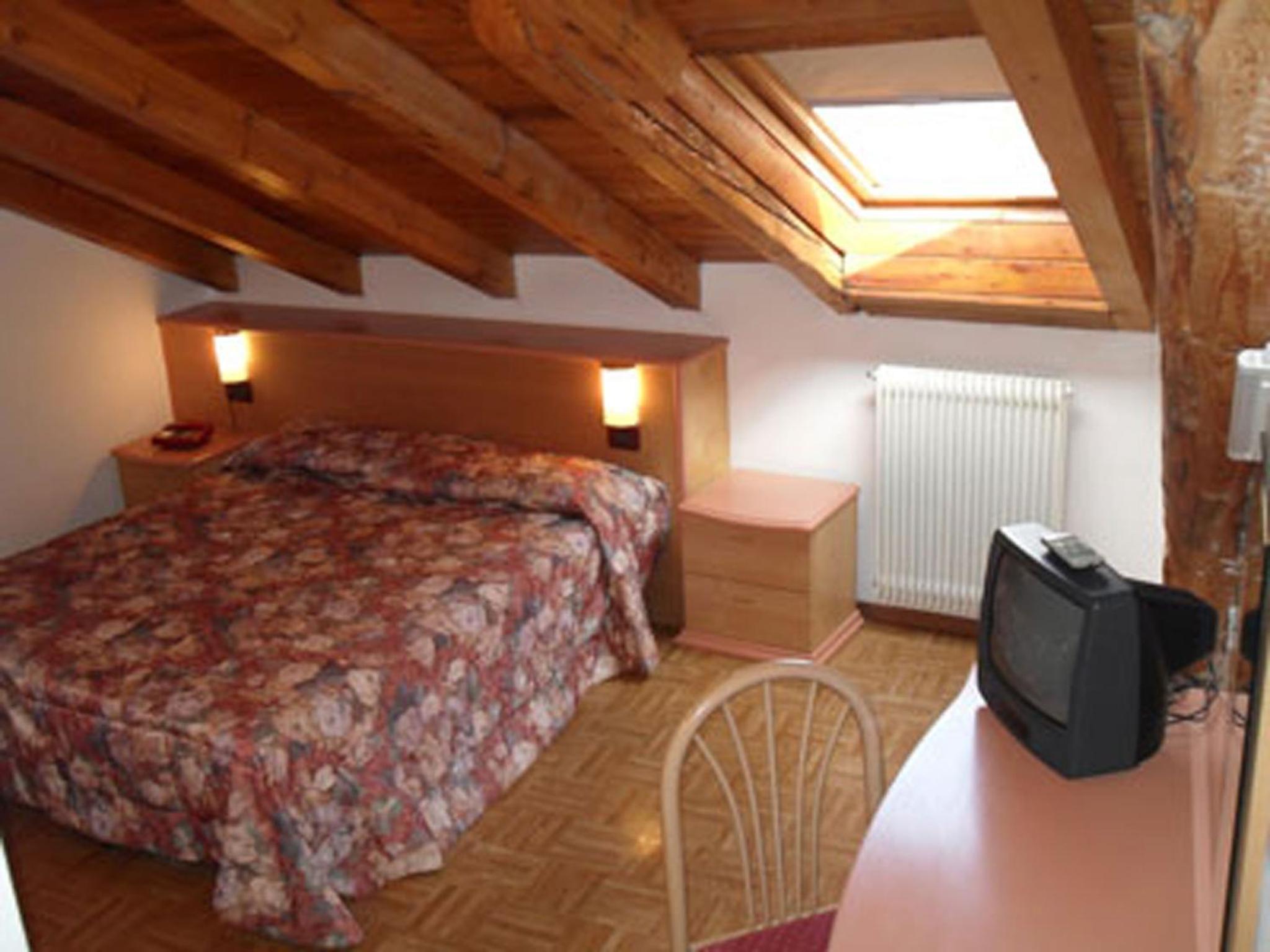 Double or Twin Room with Mountain View photo 2