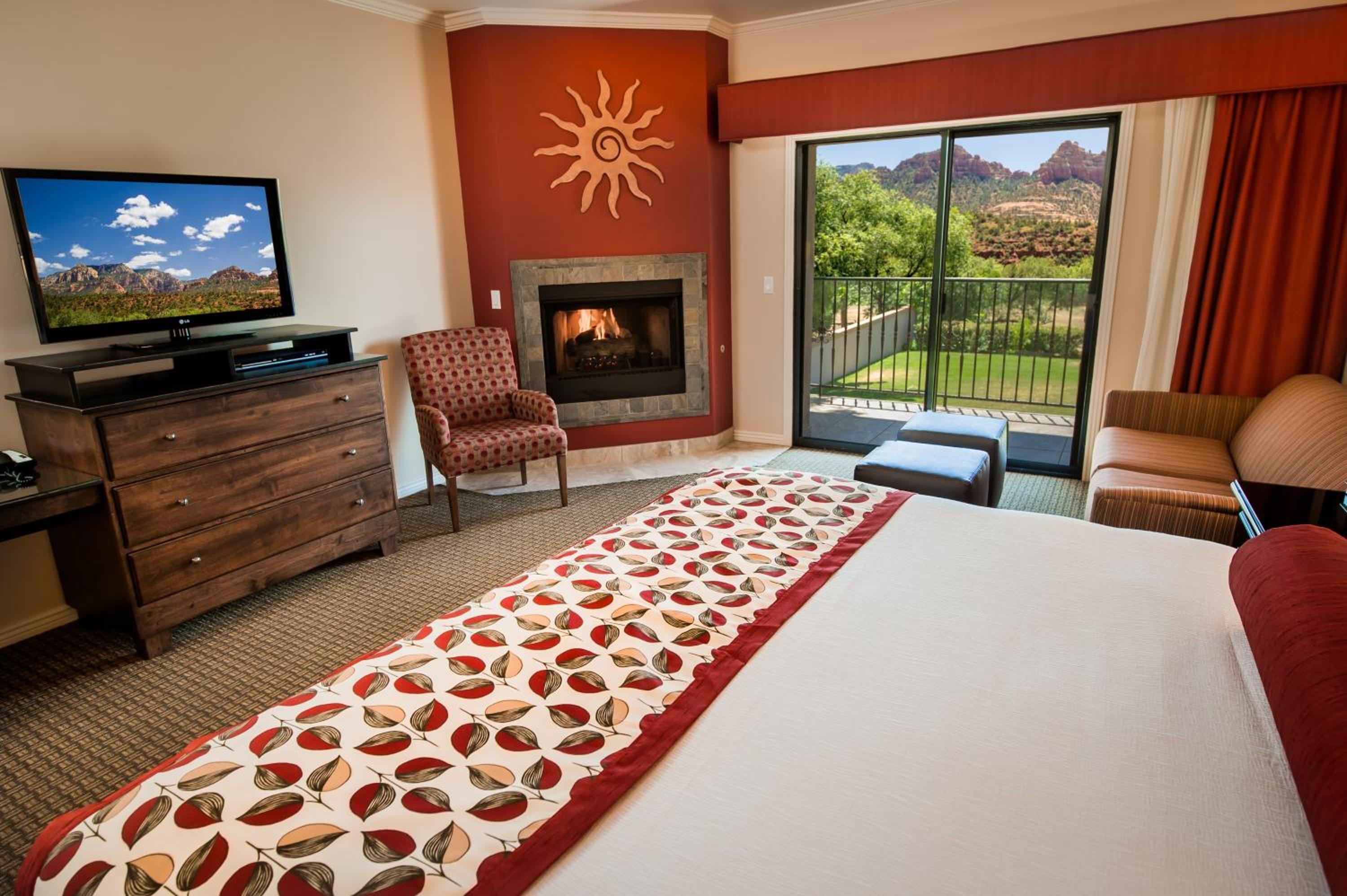 King Room with Sofa Bed thumbnail 6