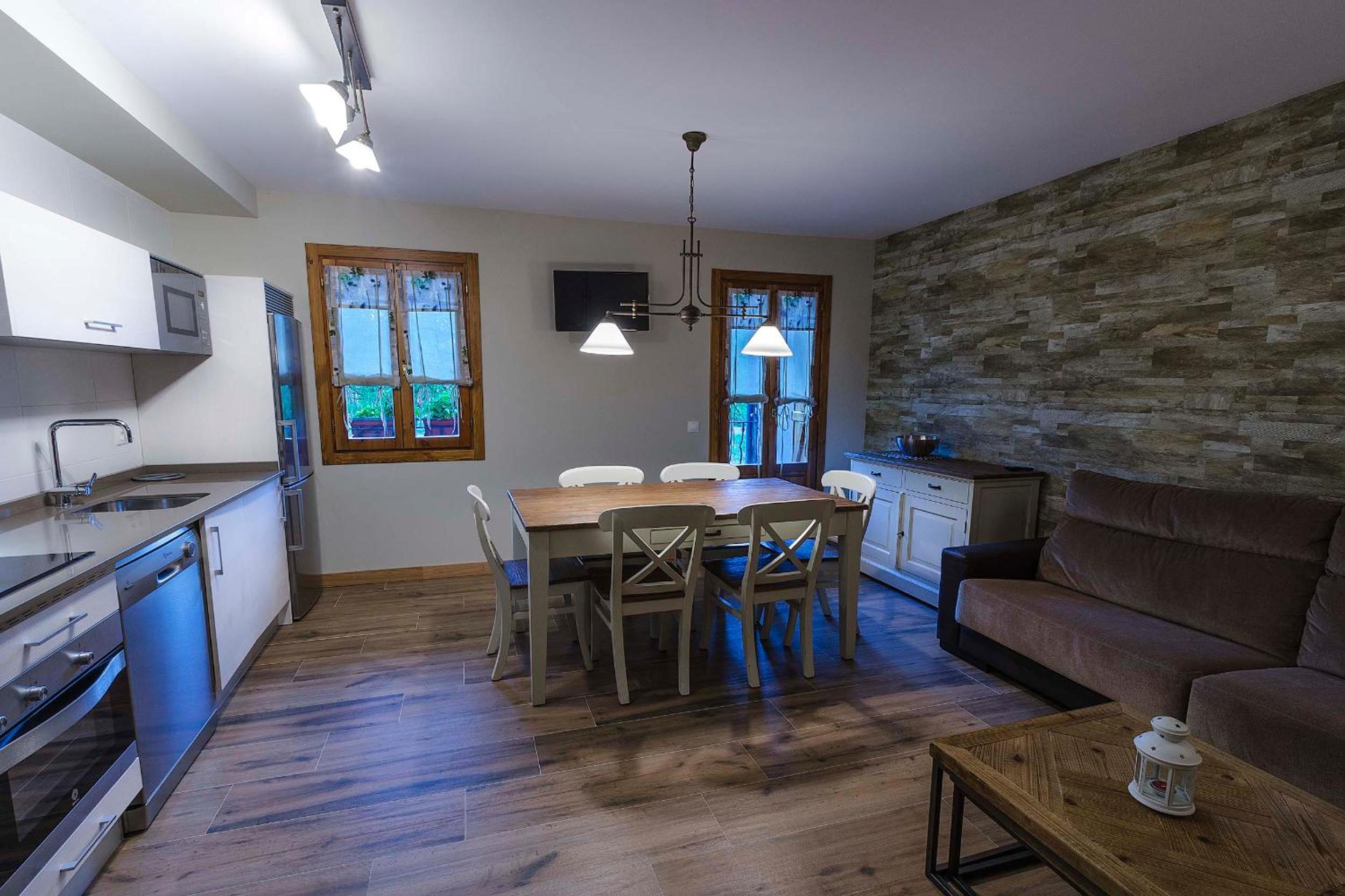 Three-Bedroom Apartment with Terrace photo 2