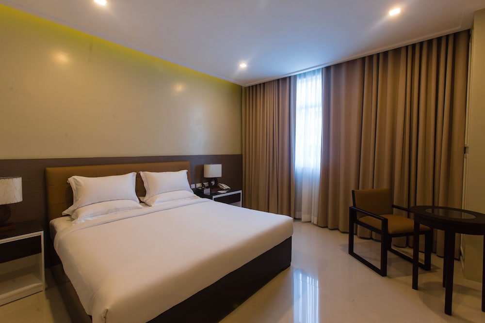 Superior Room, 1 King Bed - Photo 1