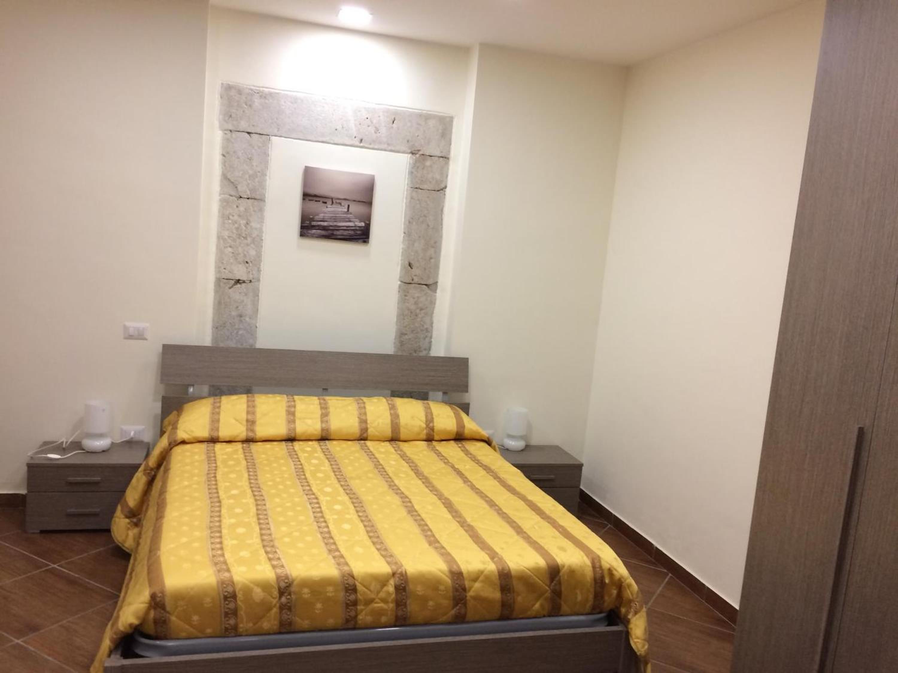 Double Room - Photo 10