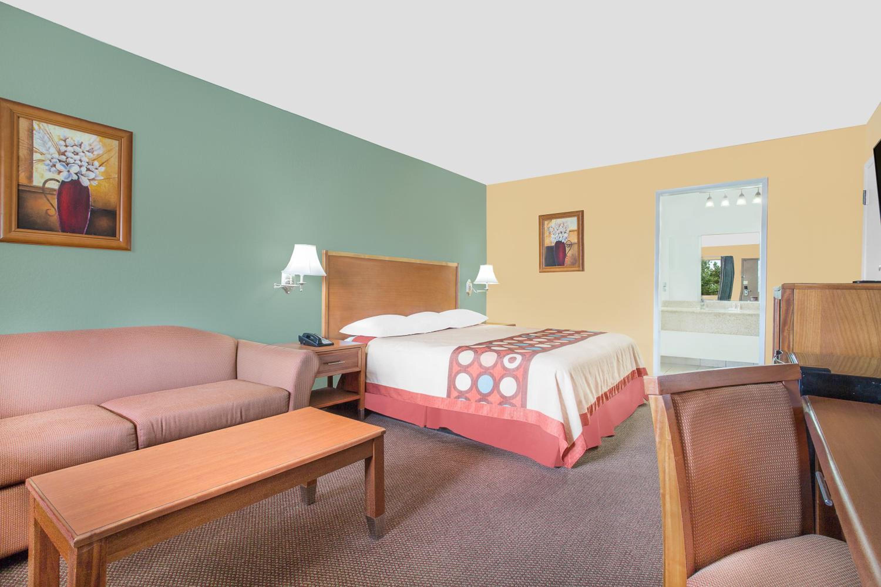 1 King Bed, Efficiency Room, Non-Smoking - Photo 5