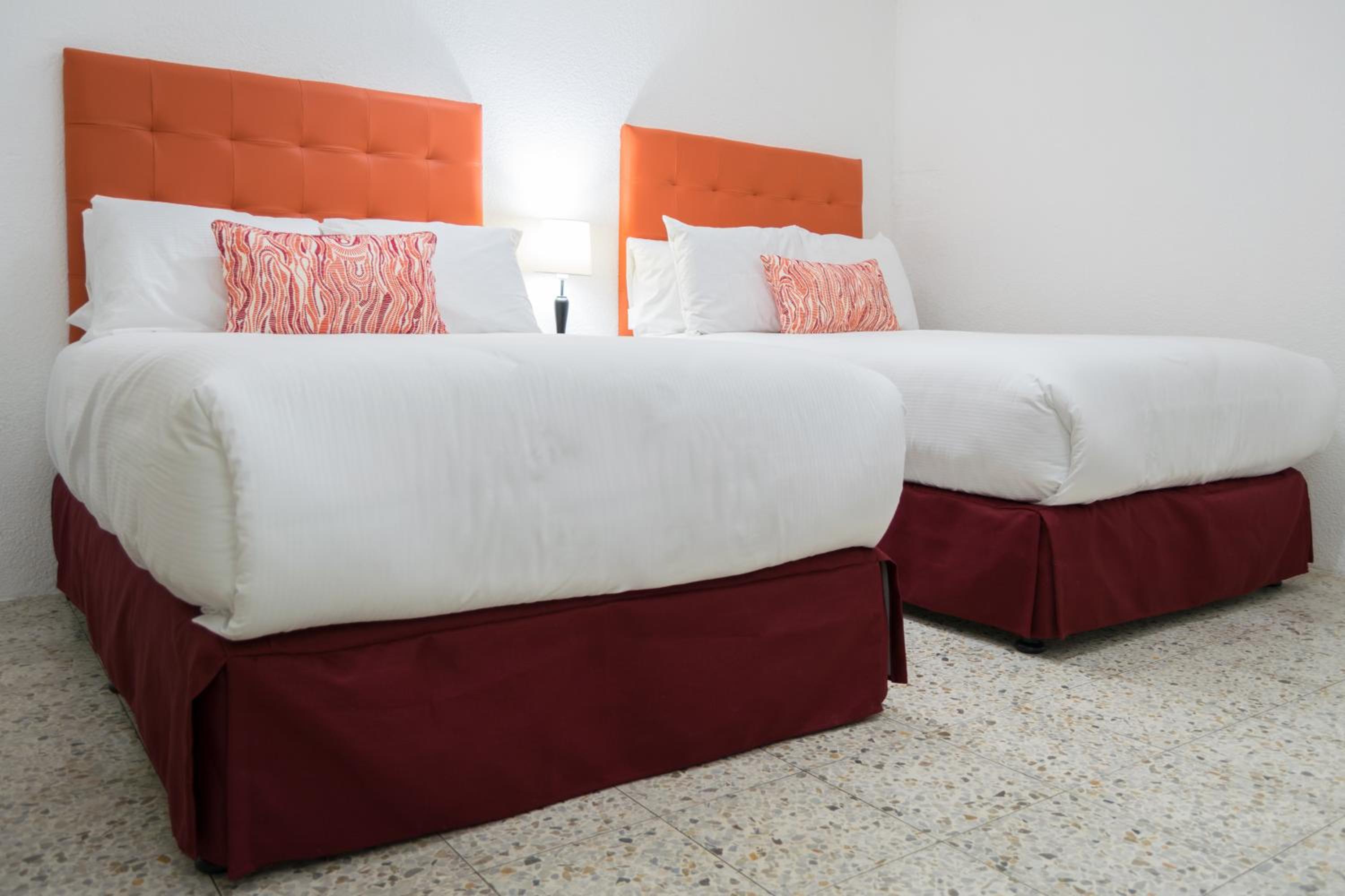 Deluxe Double Room (2 Adults + 1 Child) photo 2