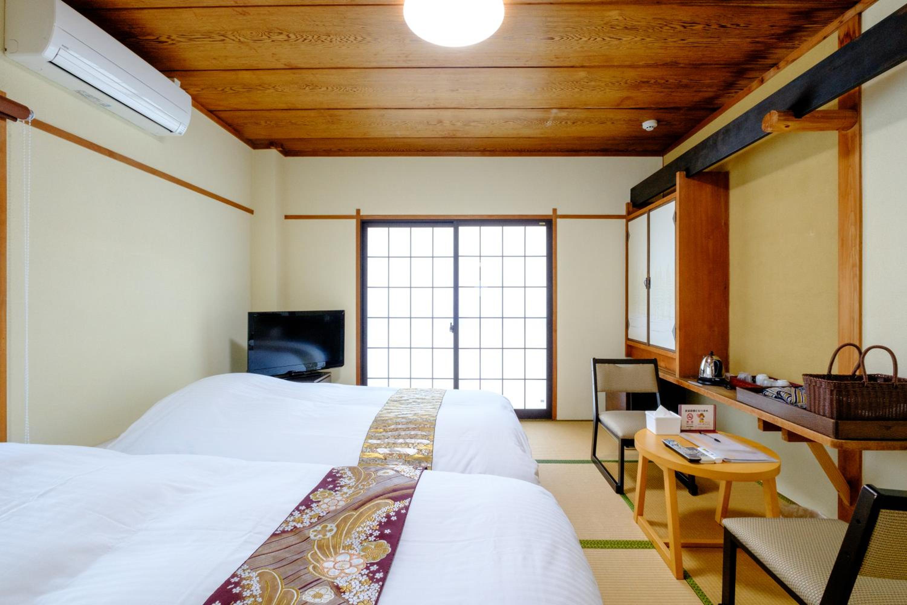 Twin Room with Shared Toilet