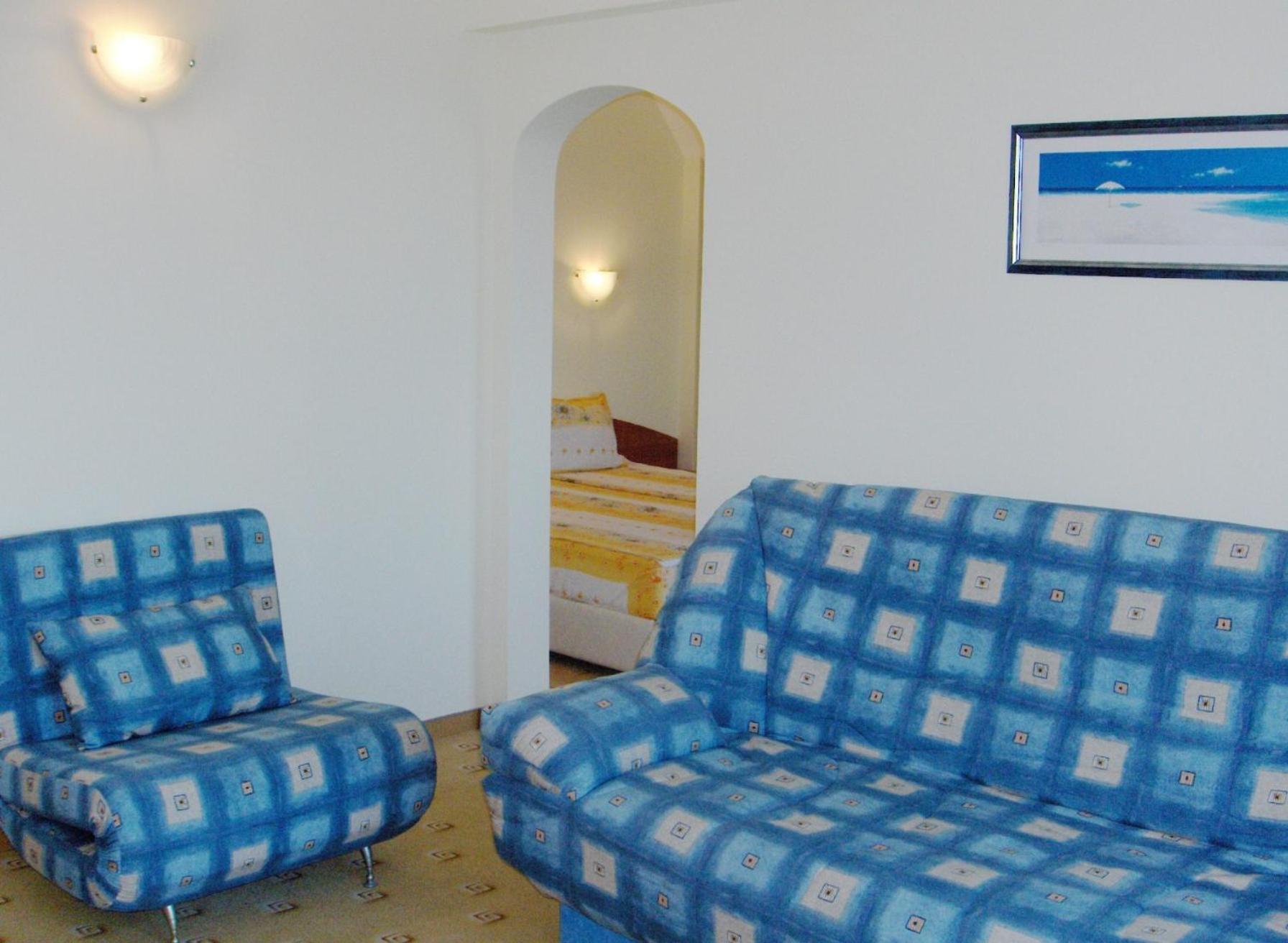 One-Bedroom Suite with Sea View