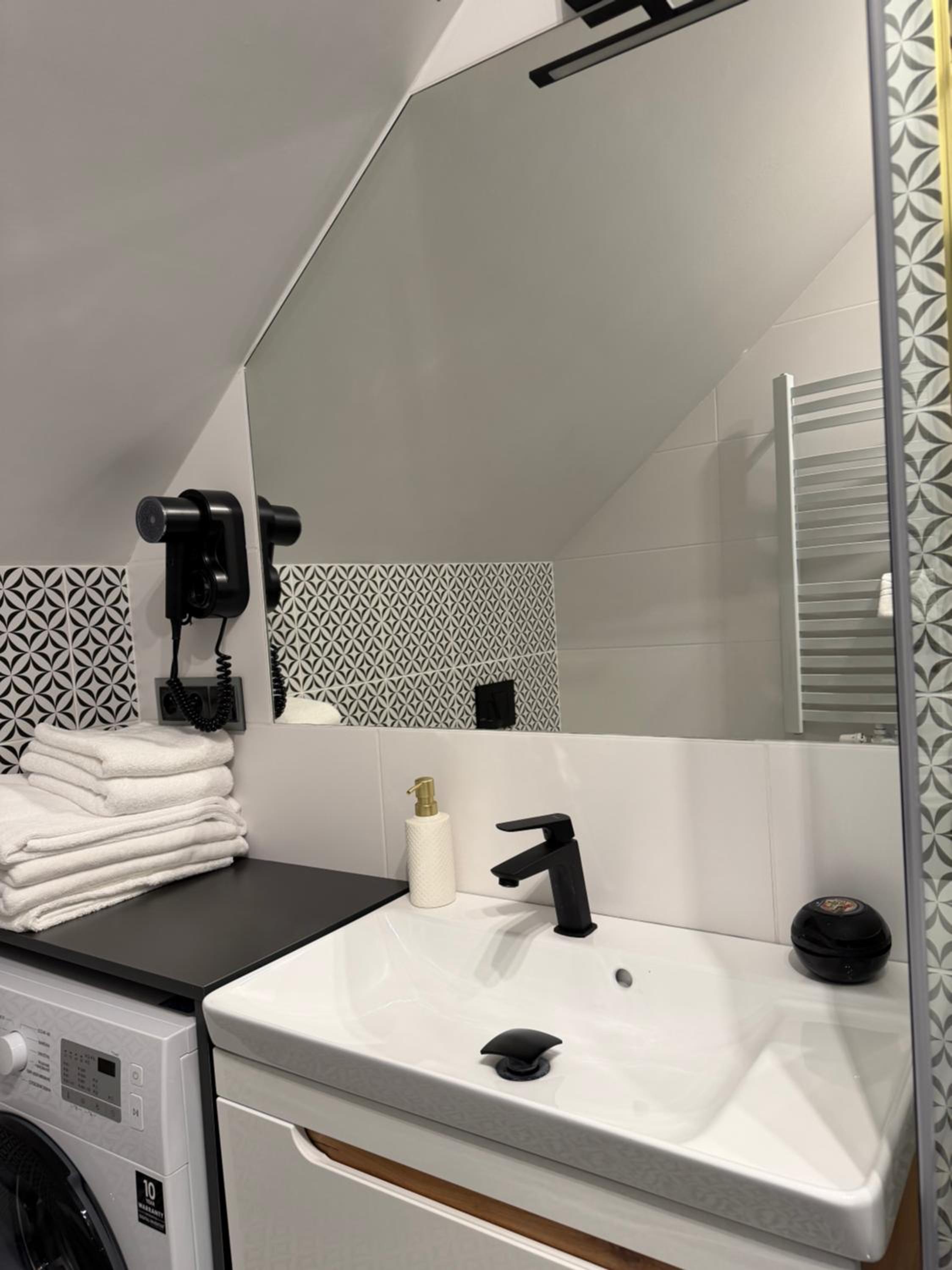 One-Bedroom Apartment with Balcony