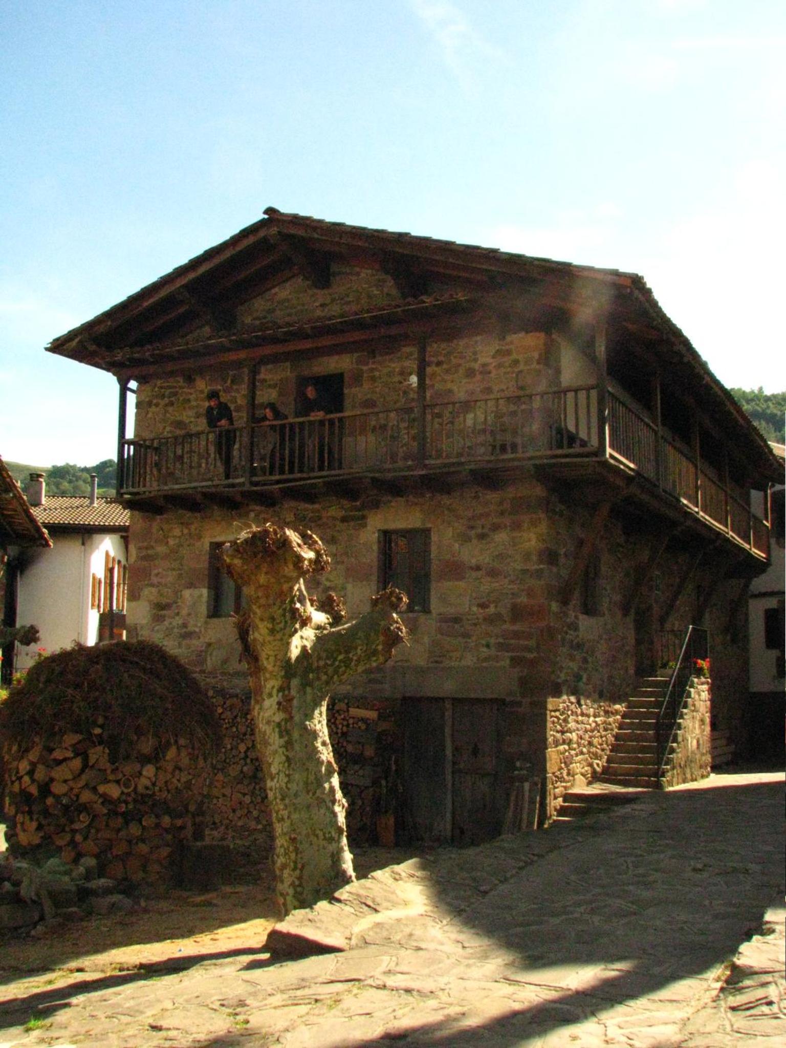 Casa de cuatro habitaciones