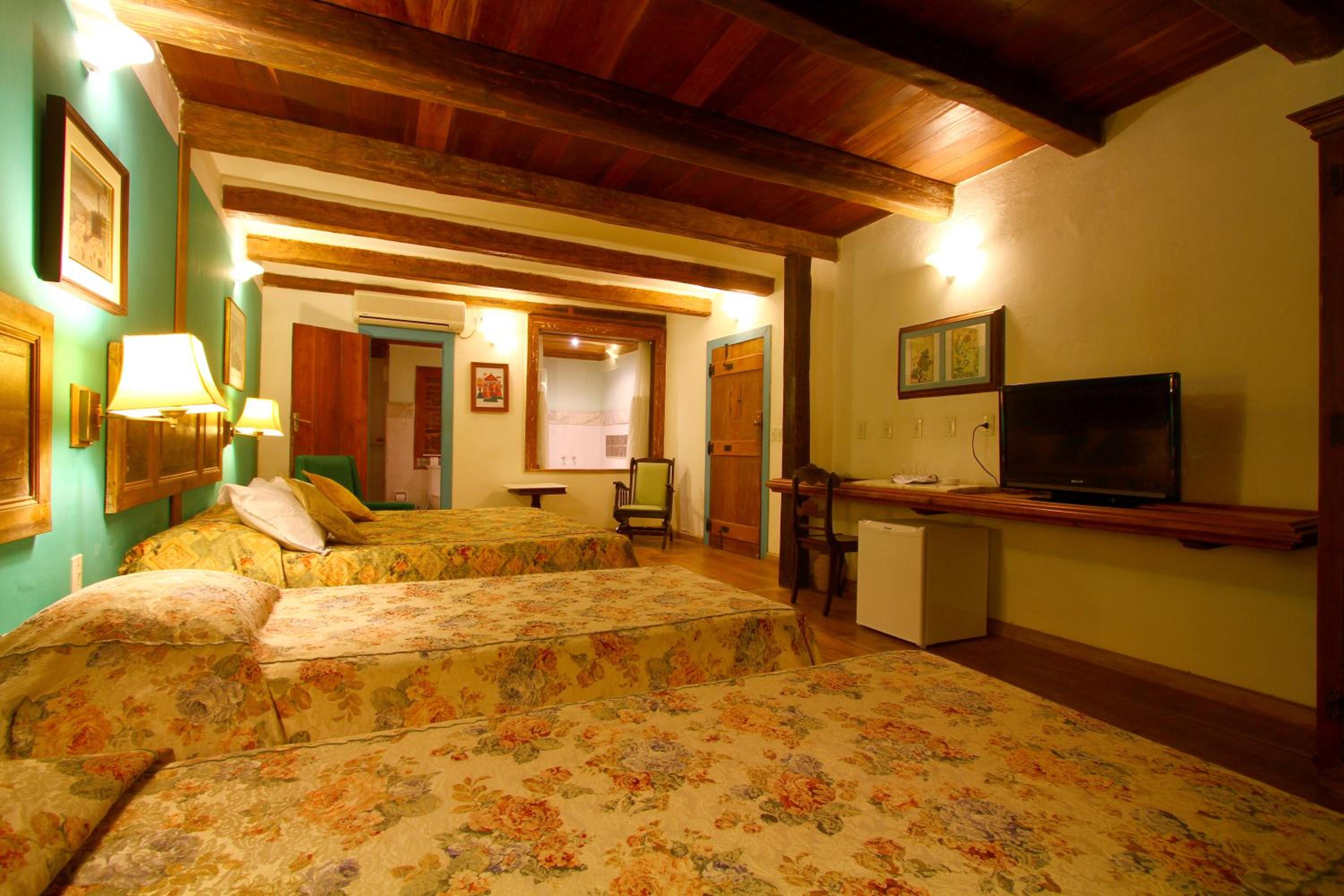 Superior Quadruple Room photo 2