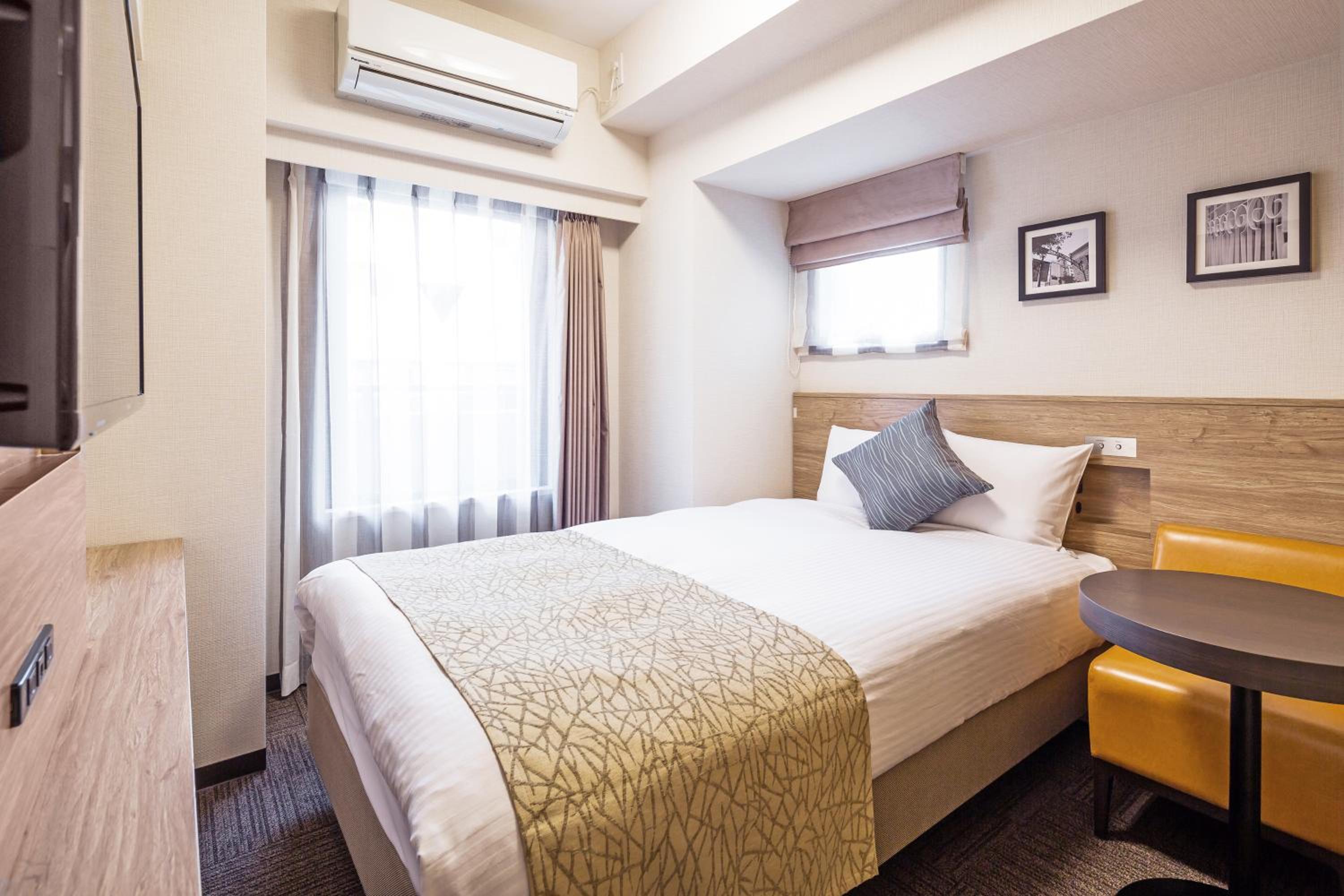 Standard Semi Double Room - Smoking - No Cleaning